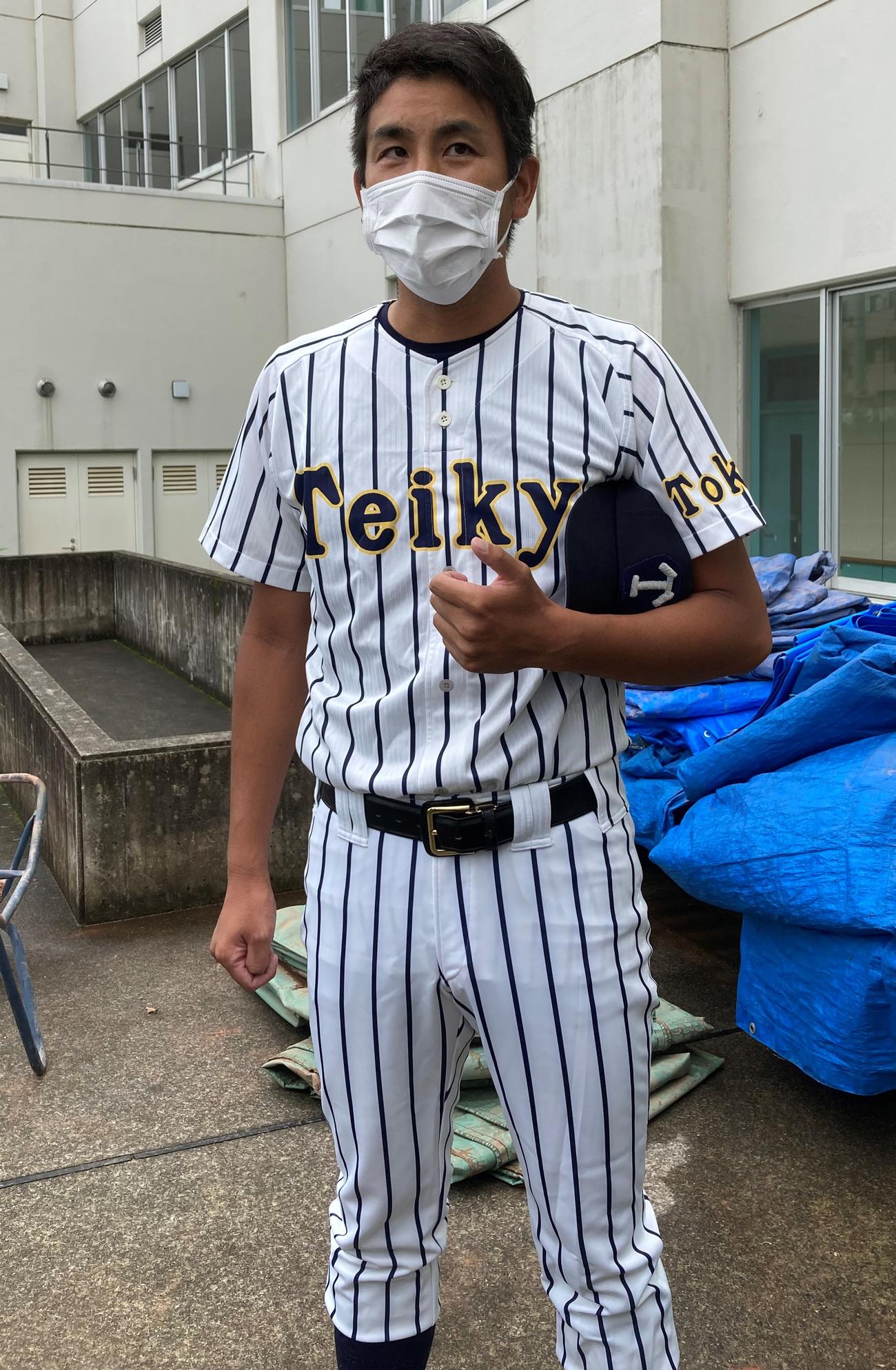 八丈対帝京　監督としての公式戦初戦を快勝した帝京・金田監督（撮影・古川真弥）