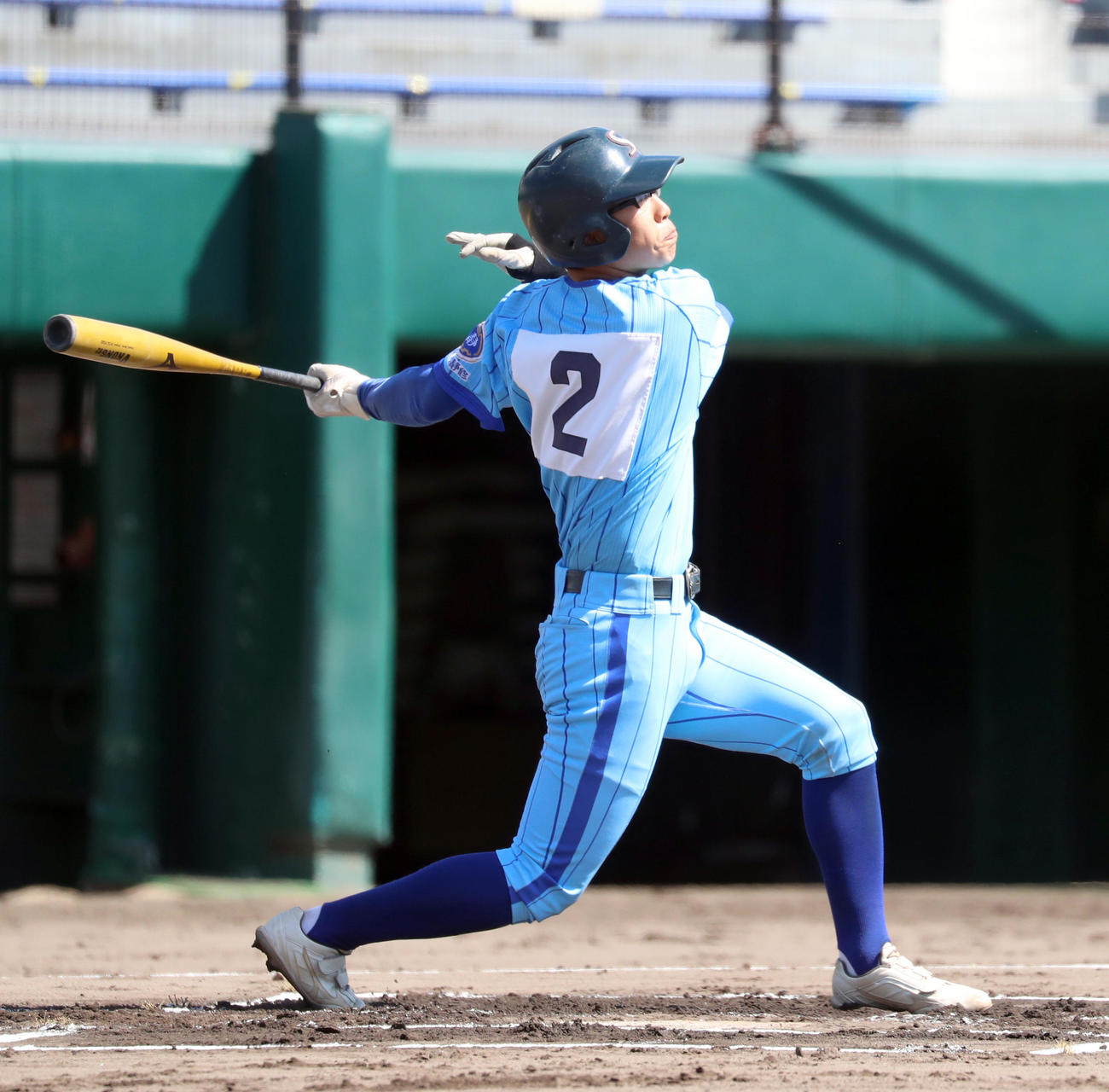 札幌静修対札幌藻岩　1回表札幌静修1死一、二塁、鈴木渉は先制の適時二塁打を放つ（撮影・佐藤翔太）