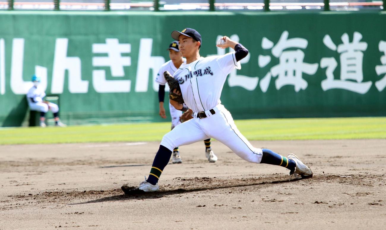 旭川明成対旭川永嶺　3回1安打無失点の旭川明成先発・千葉（撮影・永野高輔）