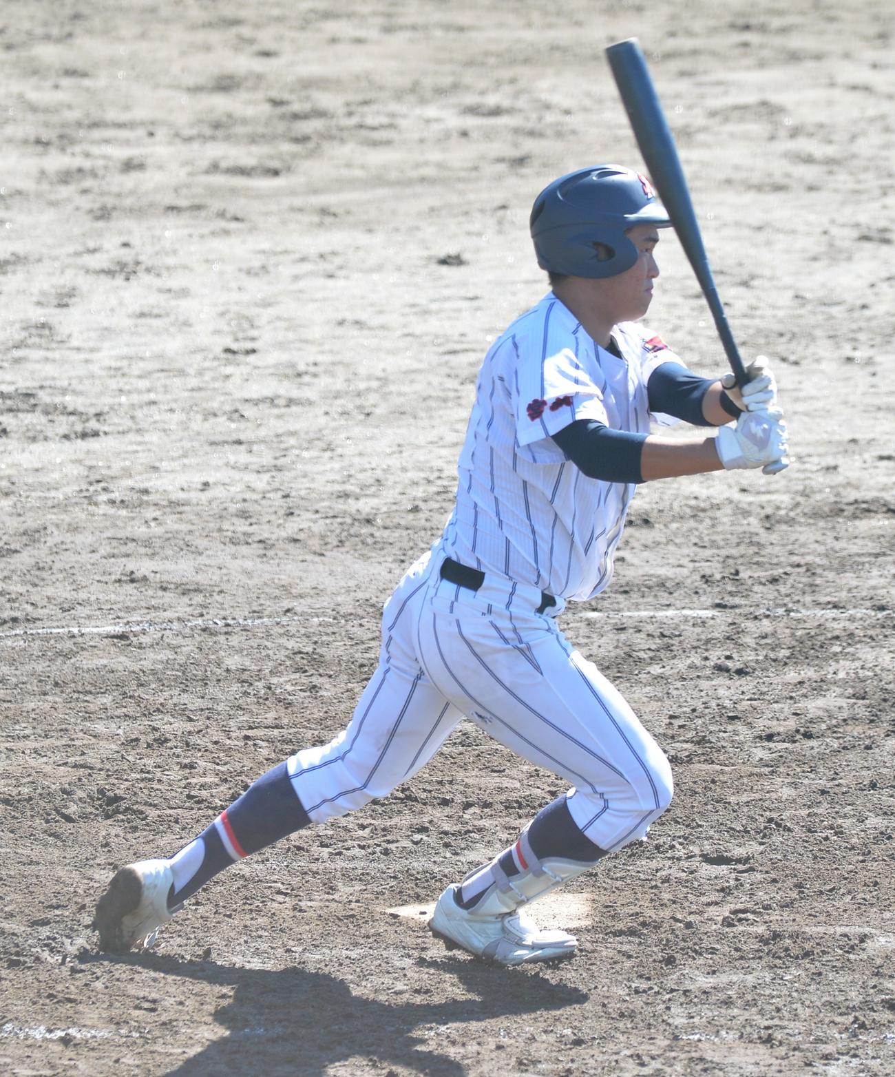柴田対仙台城南　3回表柴田2死一、二塁、右前適時打を放つ菅野（撮影・佐藤究）