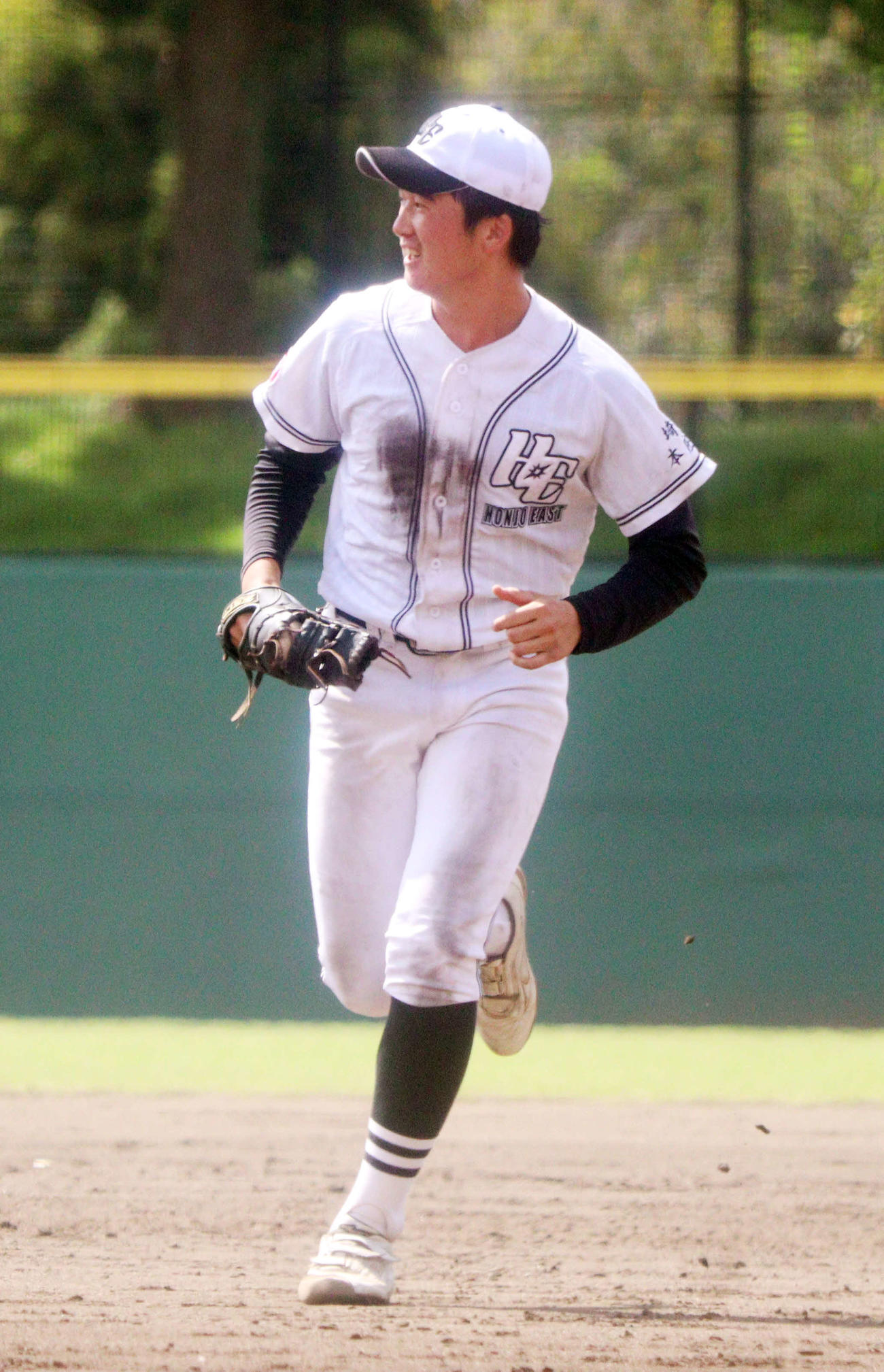 本庄東対東農大三　試合終了後笑顔で整列に向かう本庄東・島田（撮影・関根直人）