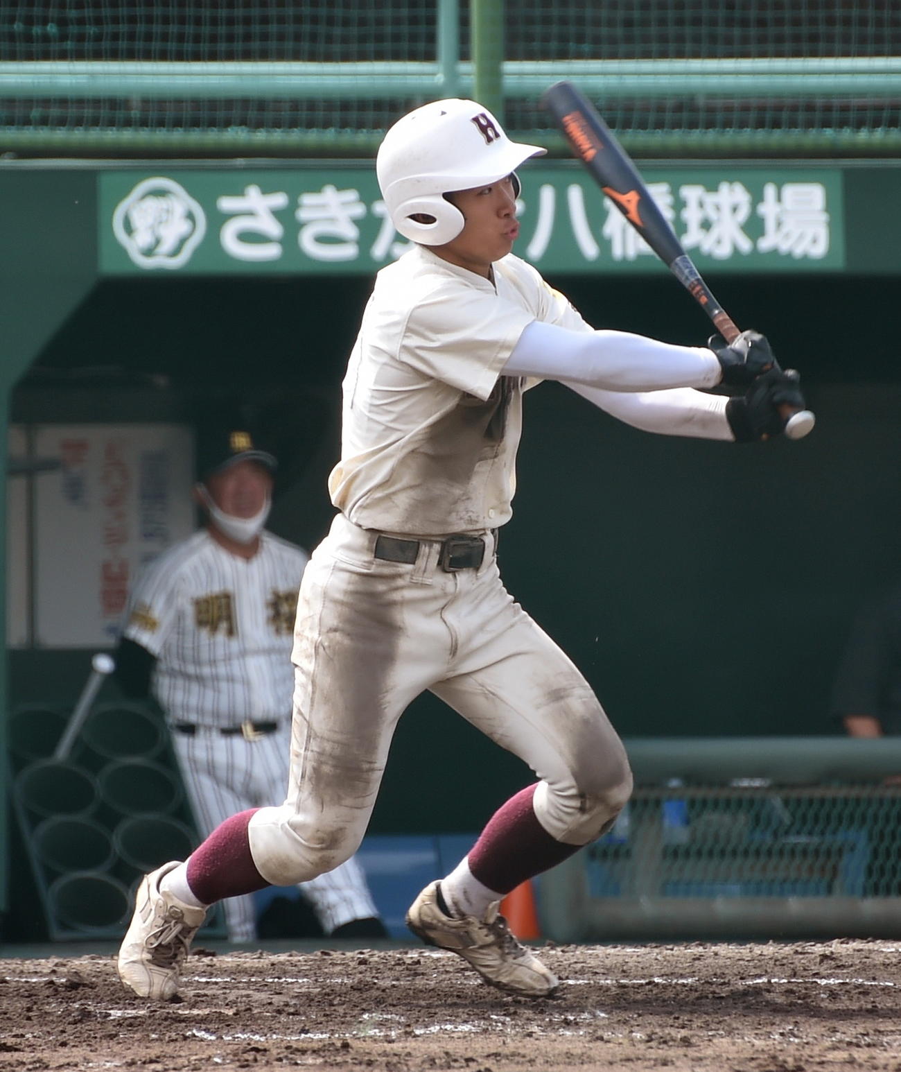 7回、先制の適時二塁打を放つ田村