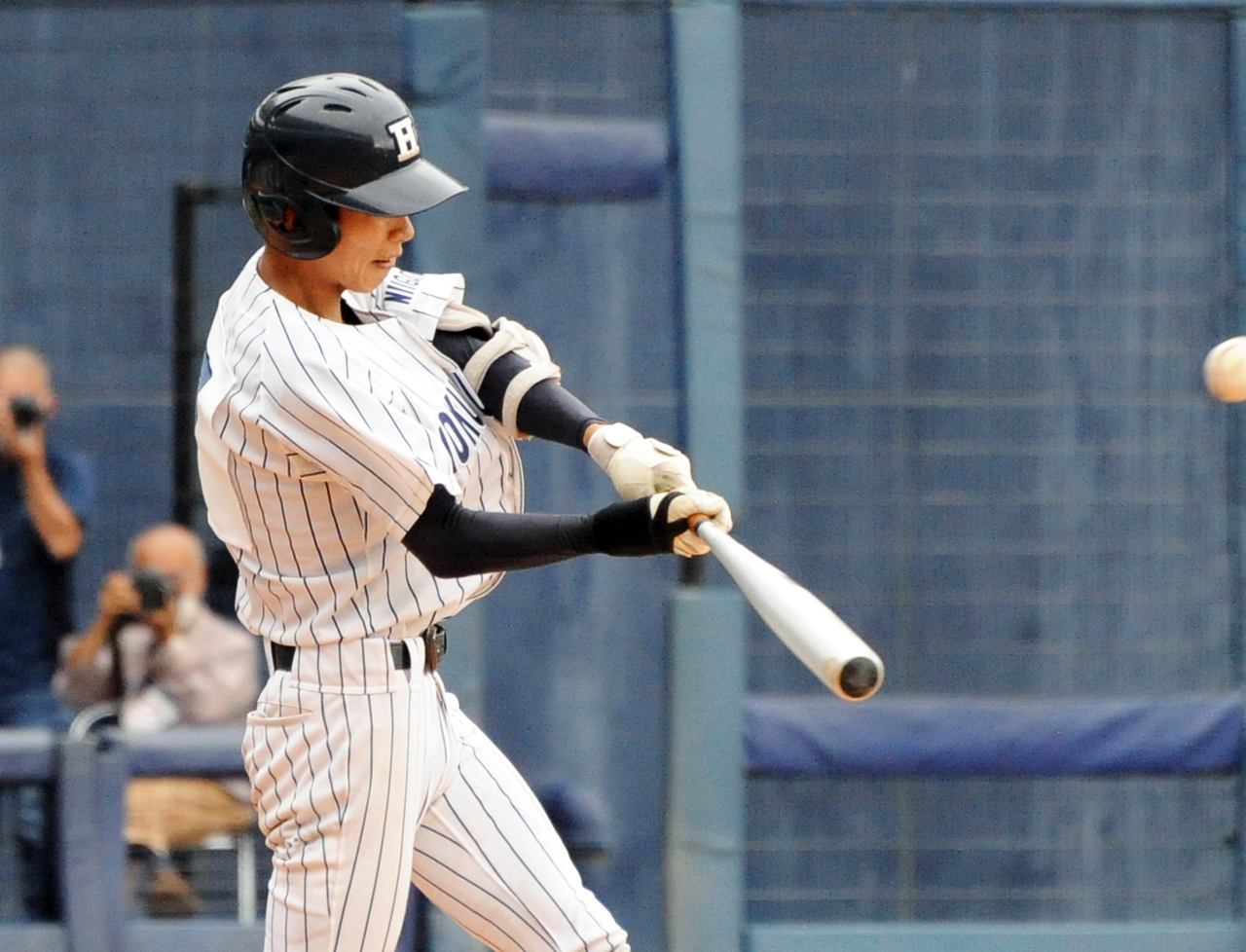 5回に決勝打となる右中間へ2点三塁打を放った北越・金井（撮影・小林忠）
