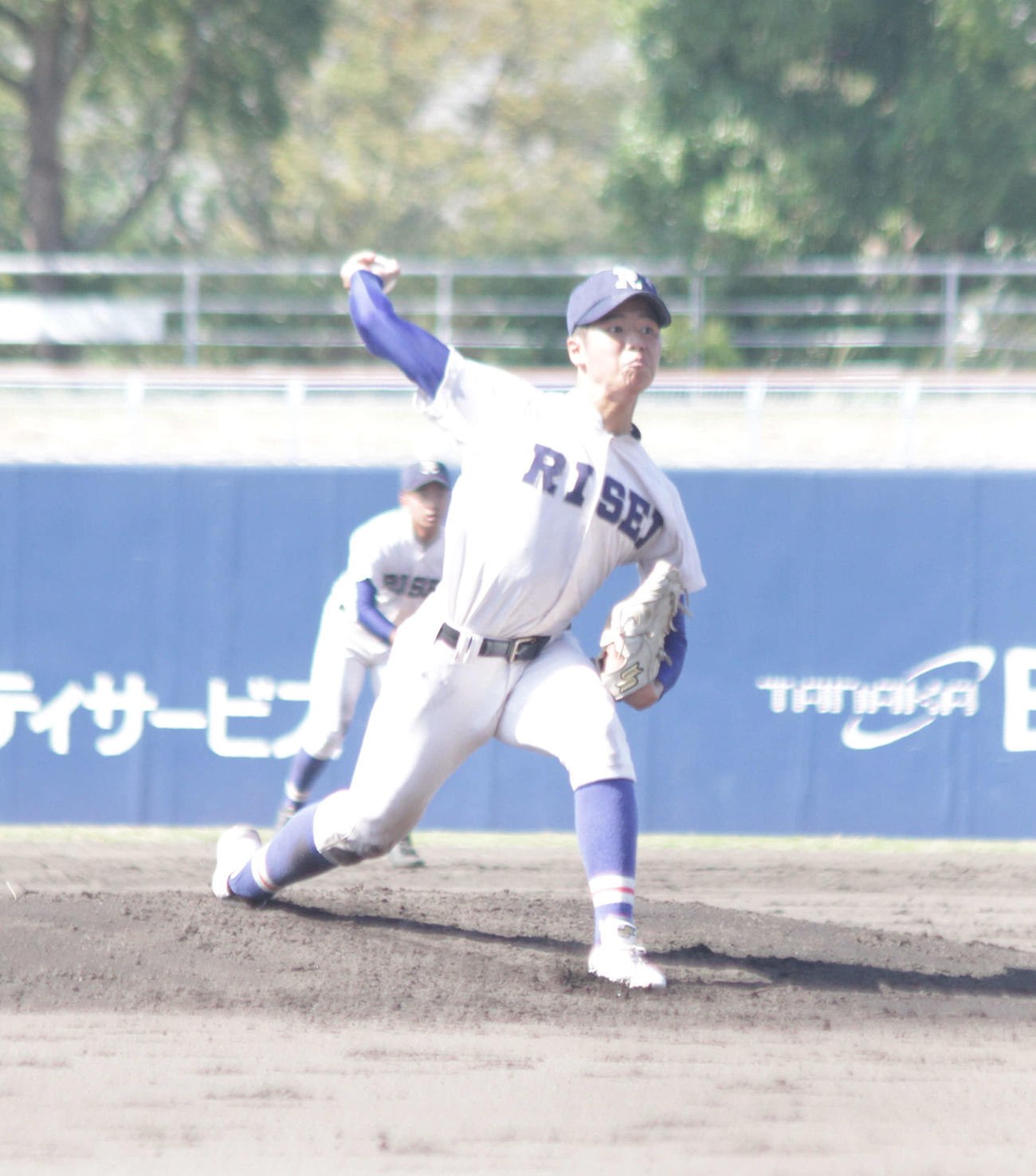 履正社の今仲巧投手が先発し、力投した
