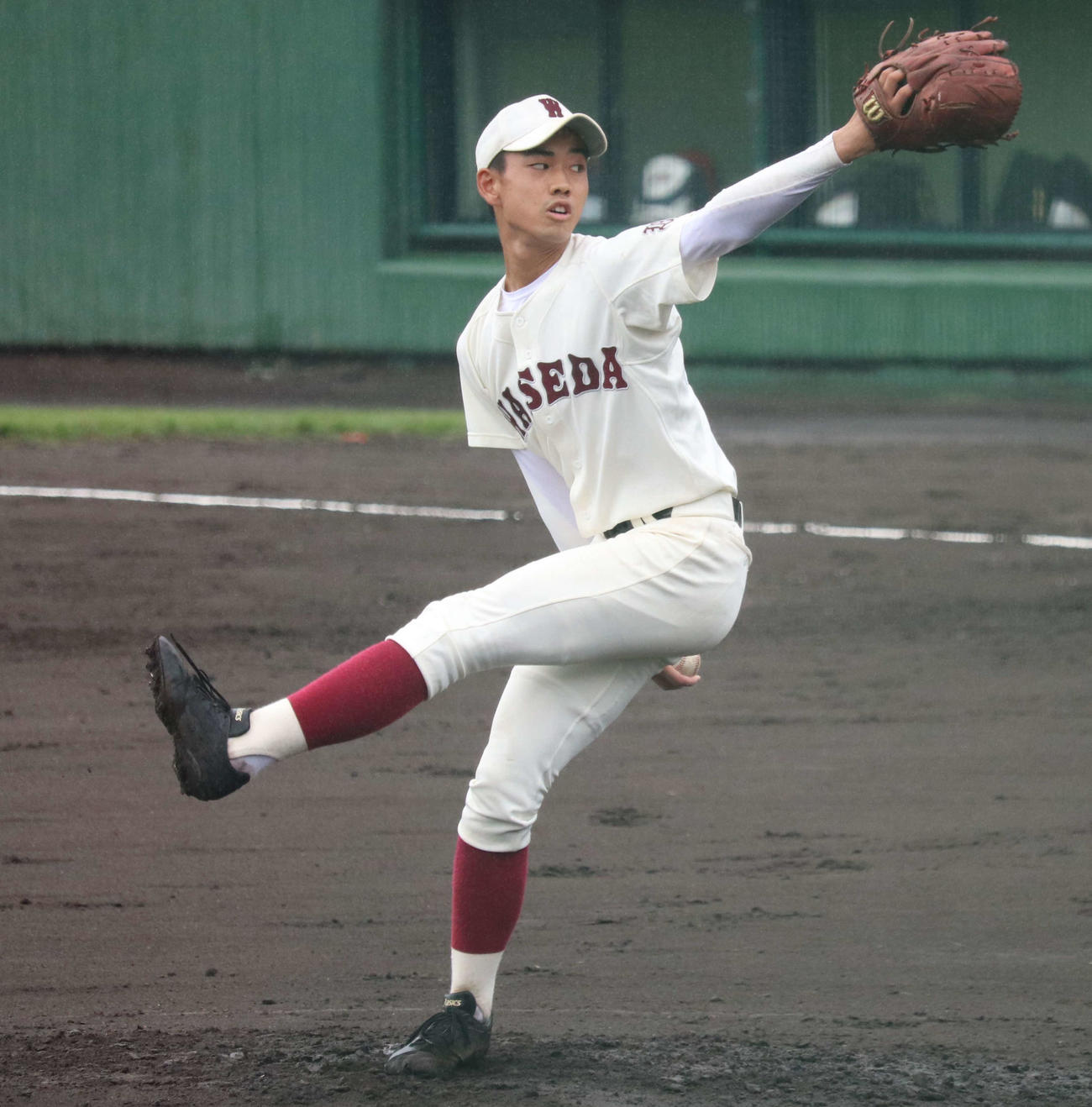 関東第一対早実　粘りの投球をみせた早実・石島光騎投手（撮影・阿部泰斉）