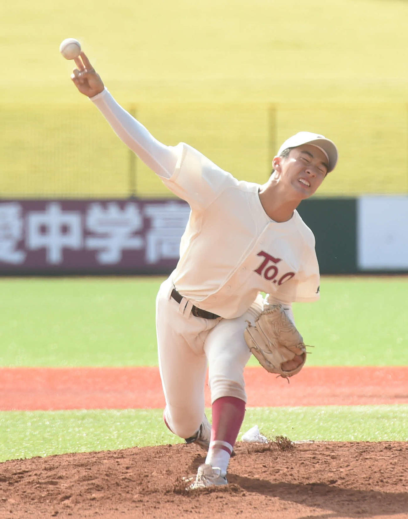 3安打13奪三振で完封した東奥義塾・角田
