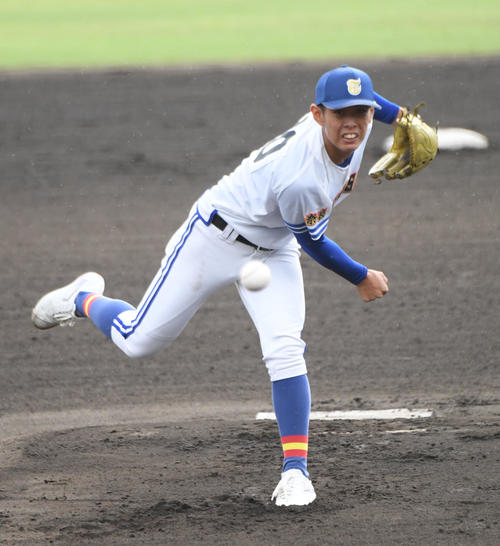 金光大阪対高田商　高田商先発の中村真実（撮影・滝沢美穂子）