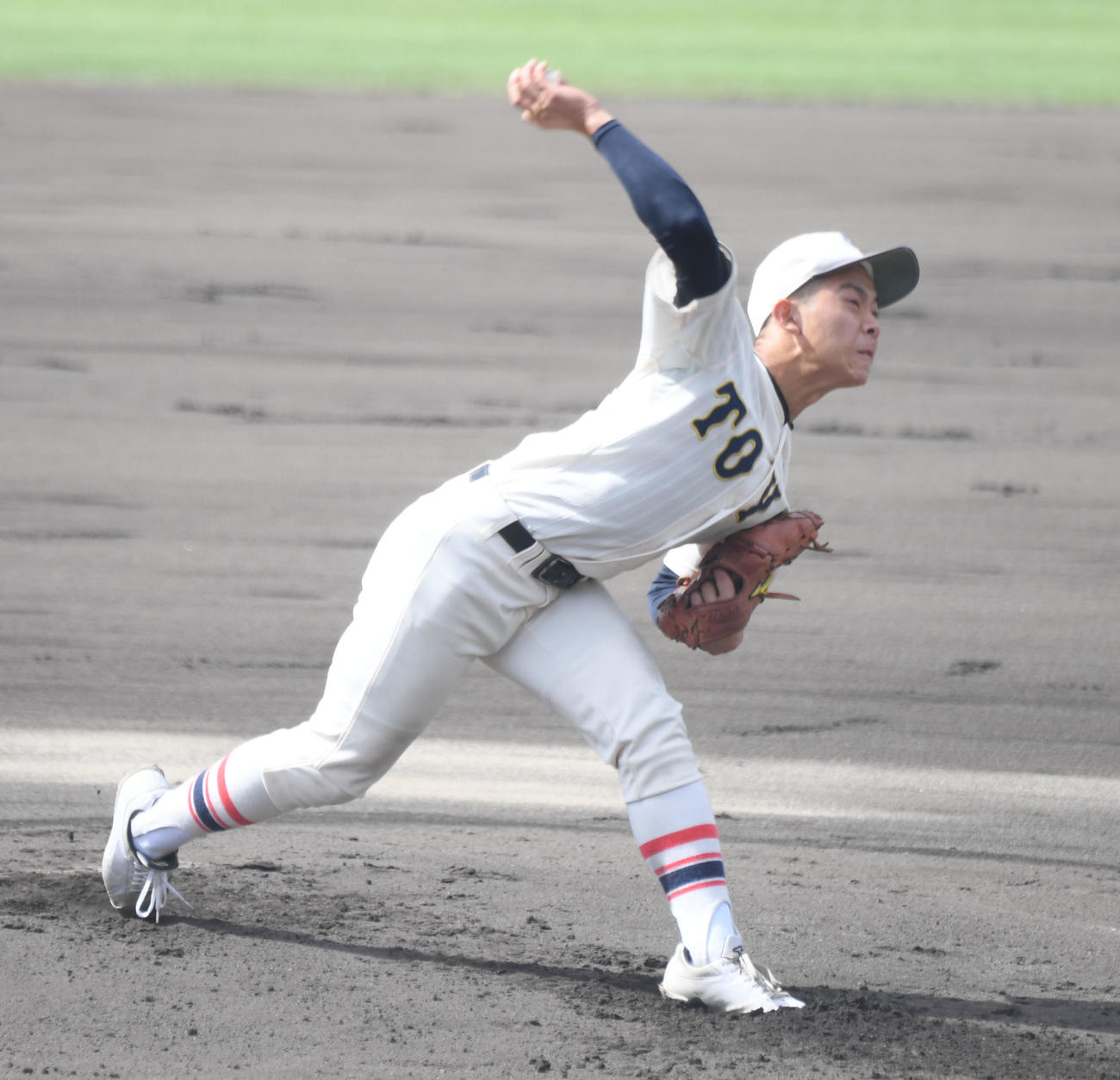 東洋大姫路対智弁学園　東洋大姫路先発の森健人（撮影・滝沢美穂子）