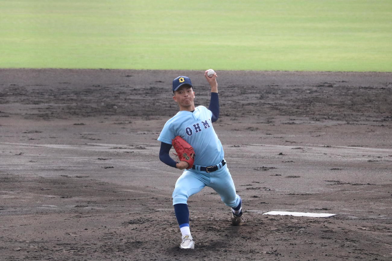 近江先発の星野世那外野手（撮影・林亮佑）