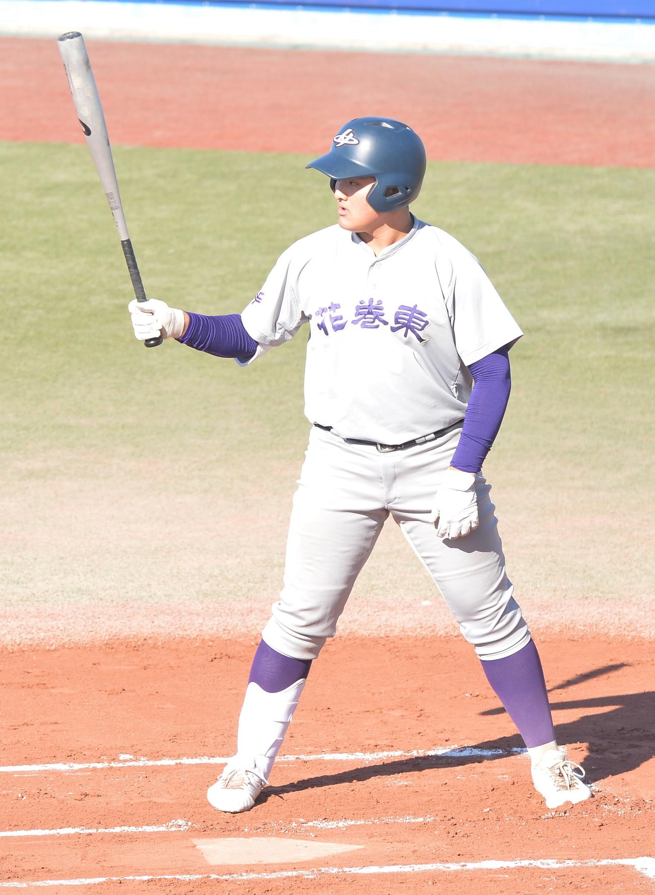 花巻東対東日本国際大昌平　打席に立つ花巻東・佐々木麟（撮影・佐藤究）