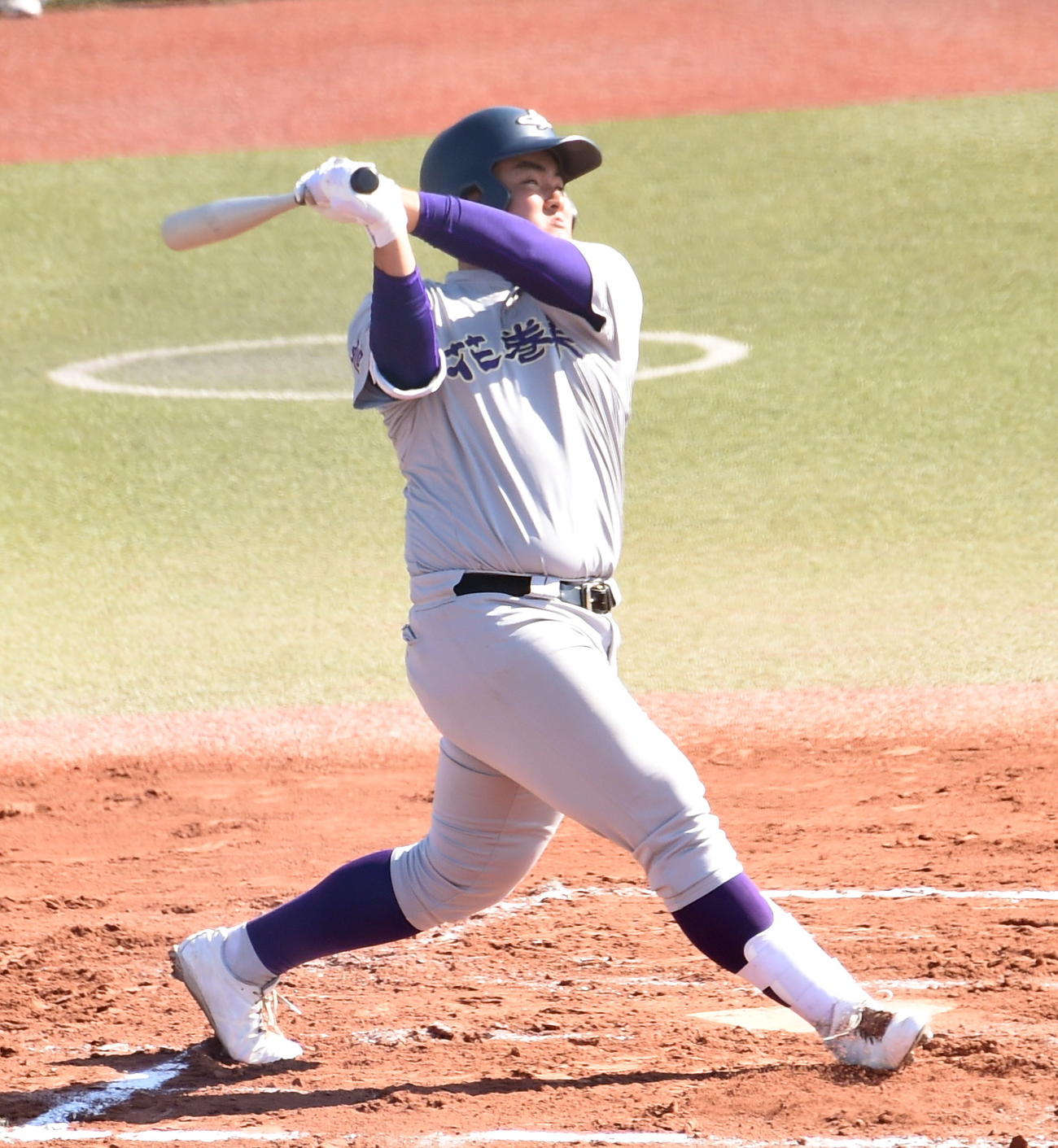 八戸工大一対花巻東　1回裏花巻東1死二塁、右飛に倒れる佐々木麟（撮影・山田愛斗）