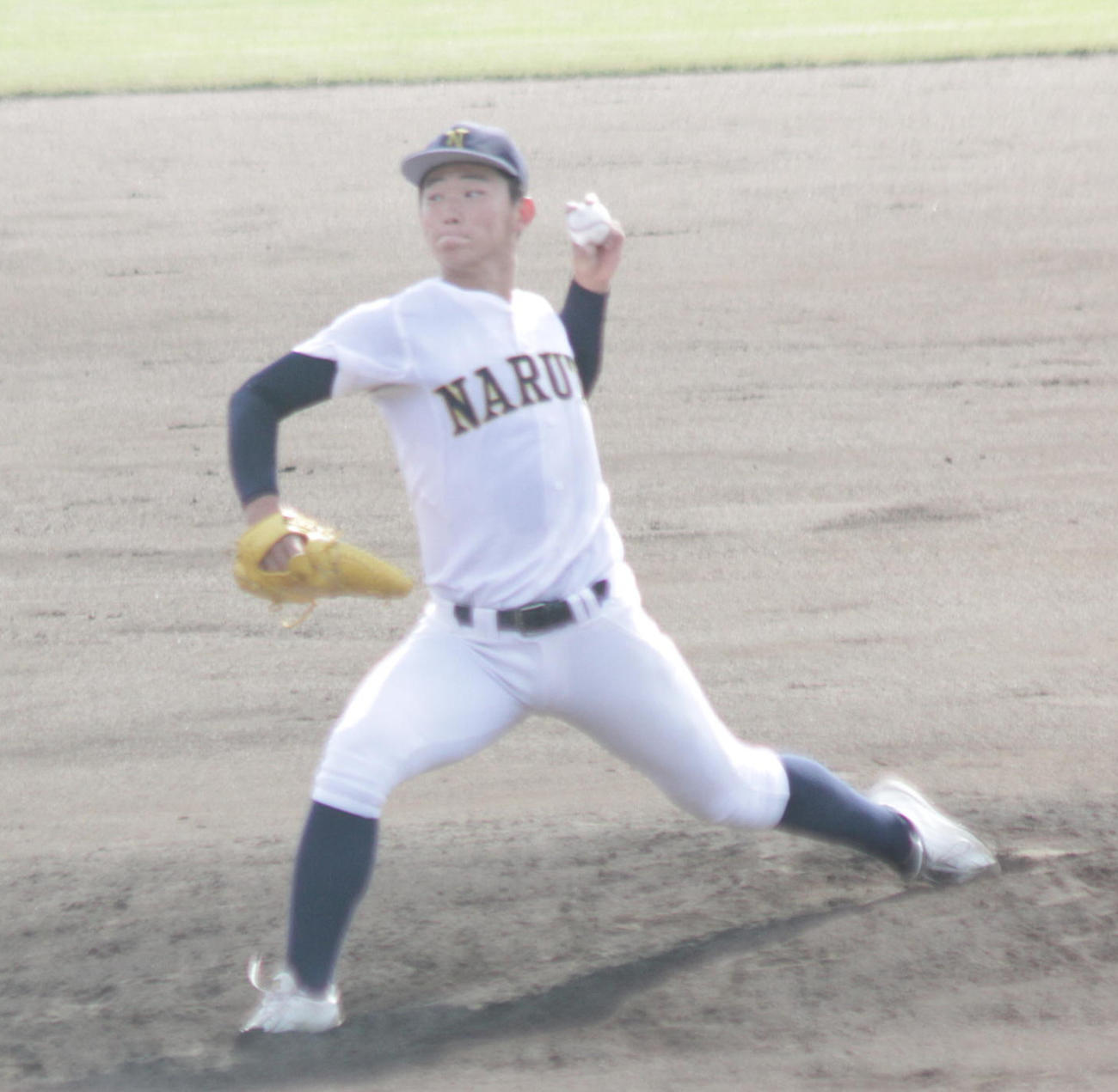 鳴門の先発冨田遼弥投手は終盤まで2失点の好投を見せる