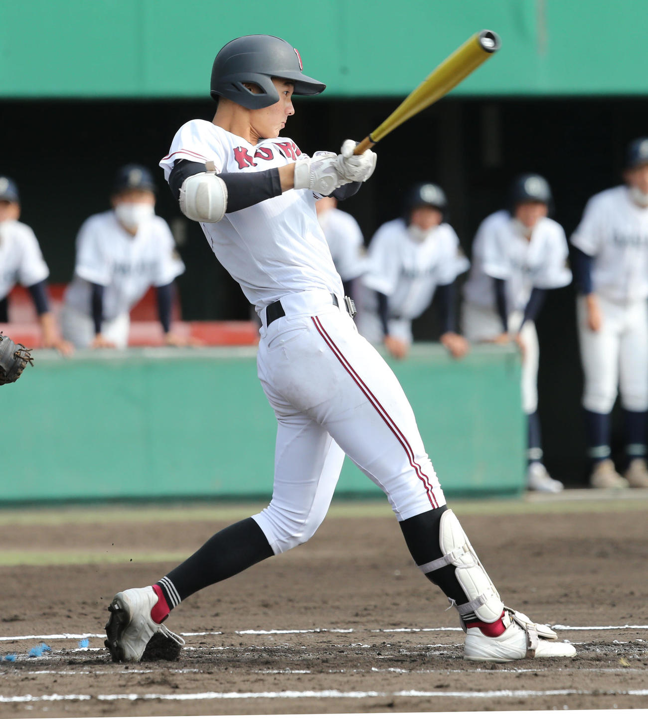 広陵対岡山学芸館　7回表広陵1死満塁、内海優太は右前適時打を放つ（撮影・屋方直哉）
