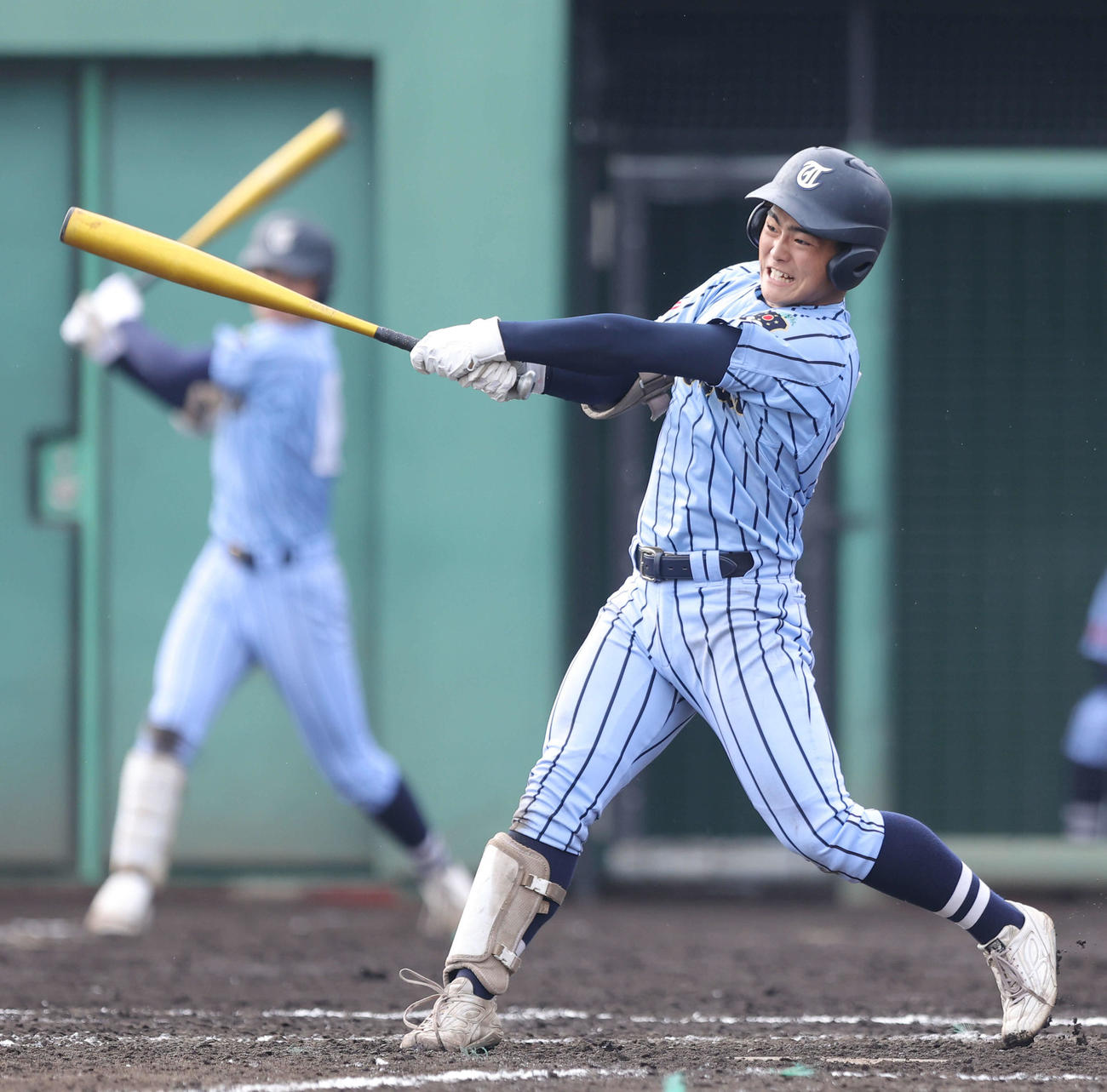 花咲徳栄対東海大相模　4回裏東海大相模1死一、二塁、中前適時打を放つ笹田（撮影・河田真司）