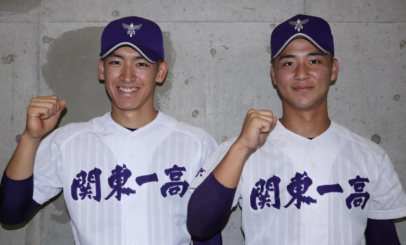 5回を3安打1失点に抑えた関東第一・桝川颯太投手（左）と、決勝打を放った井坪陽生外野手（撮影・阿部泰斉）