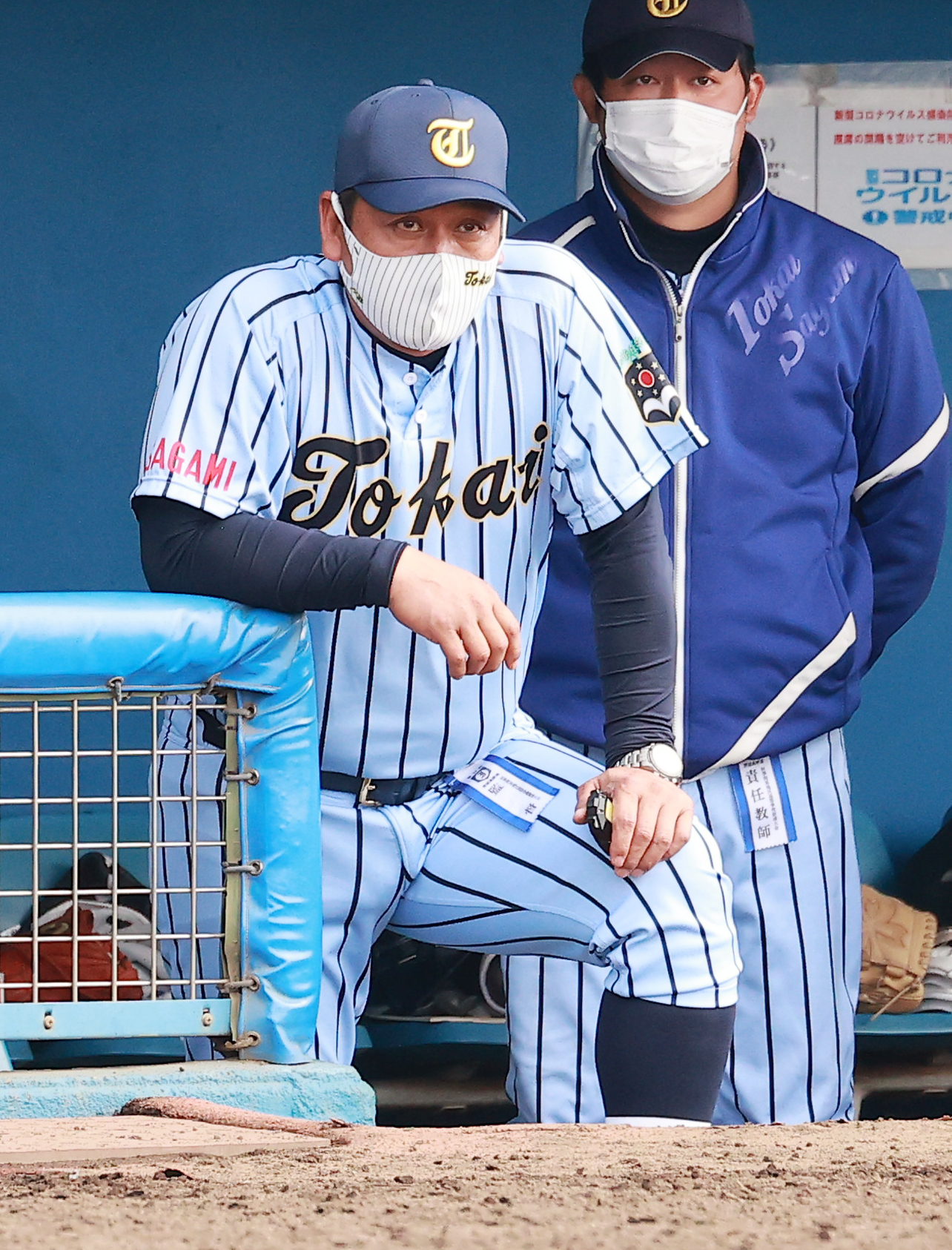木更津総合対東海大相模　試合を見つめる東海大相模・原監督（撮影・野上伸悟）