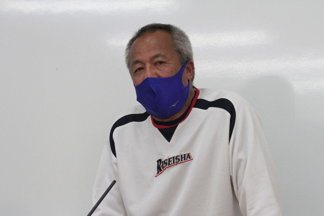 履正社の岡田龍生監督は22年4月1日から母校の東洋大姫路監督への就任が決まり「悩んだ」と胸中を吐露した
