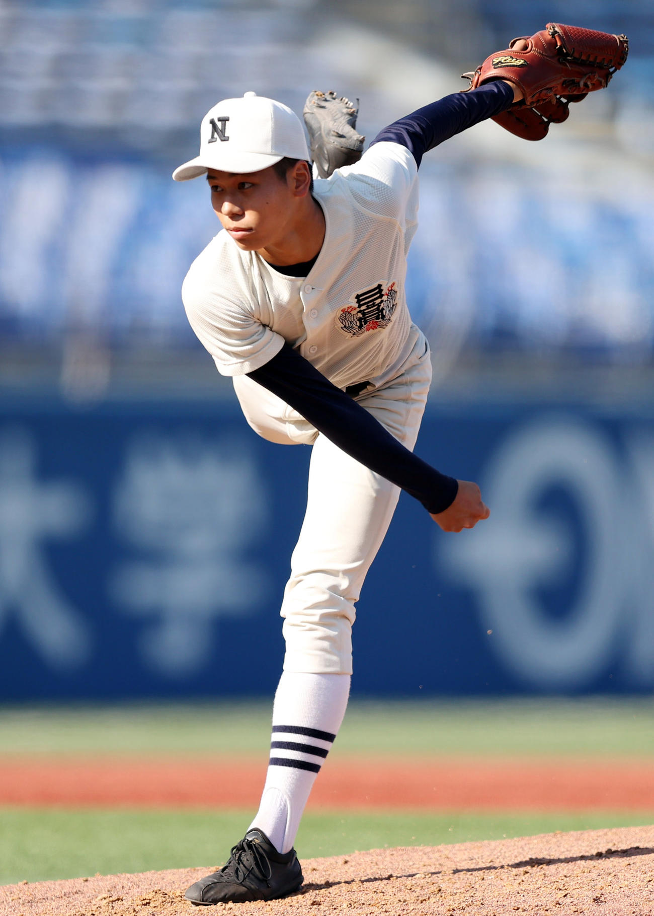 国学院久我山対日大三　2回表途中から登板する日大三・安田（撮影・狩俣裕三）