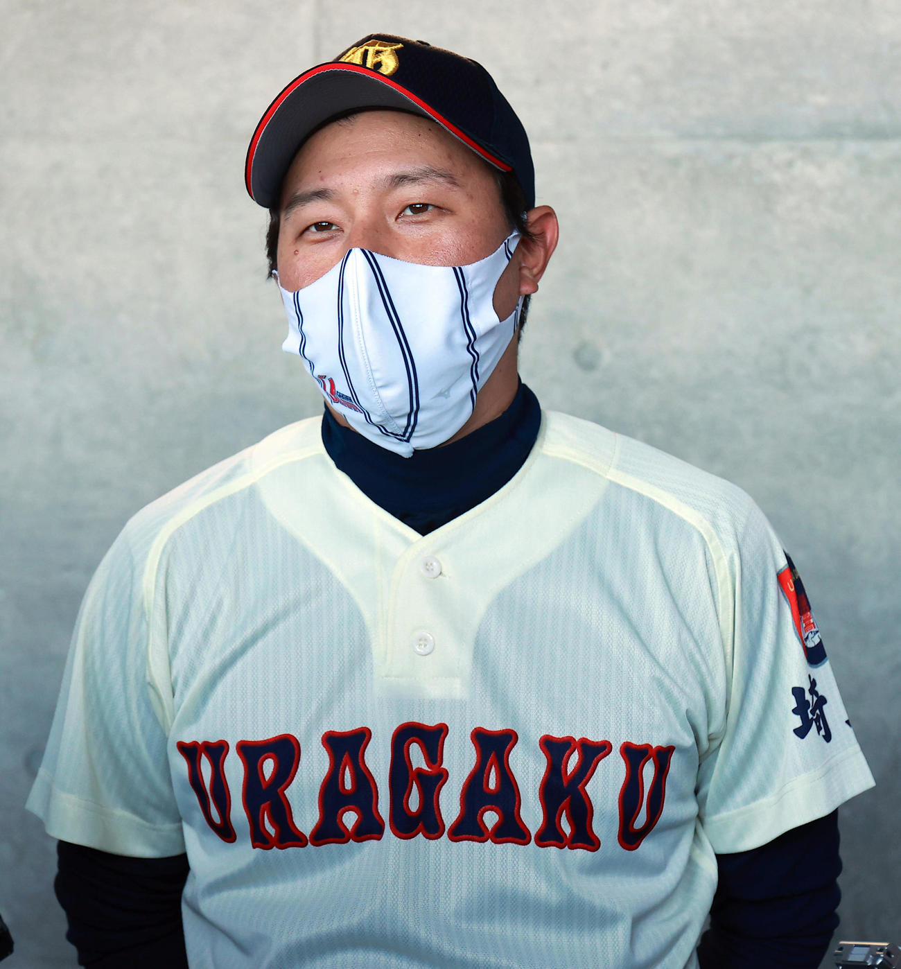 山梨学院対浦和学院　試合後に取材対応する浦和学院・森監督（撮影・野上伸悟）