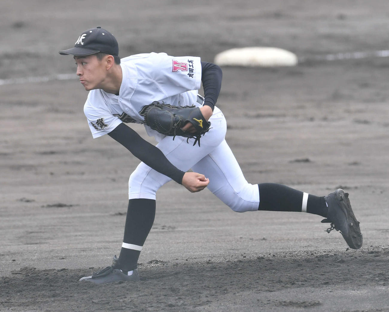 海星対有田工　有田工先発の塚本（撮影・岩下翔太）