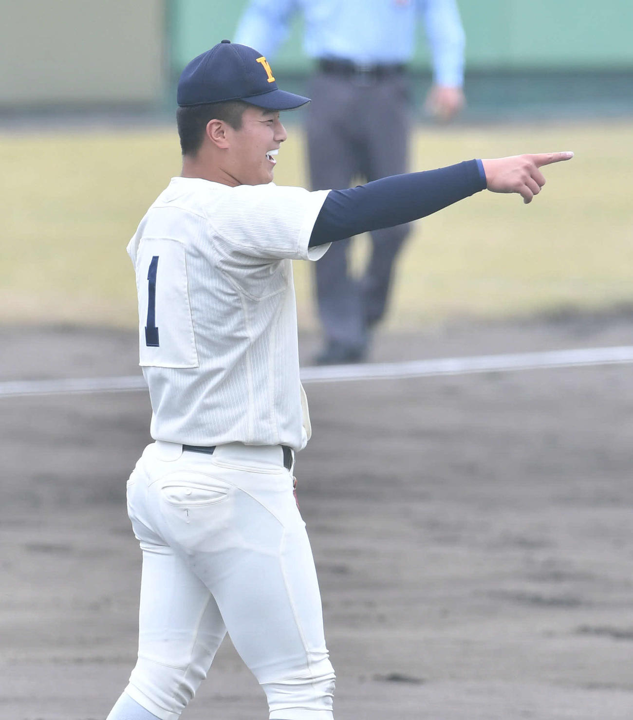 海星対有田工　1回表有田工無死、先頭打者を打ち取り、笑顔を見せる海星先発の宮原（撮影・岩下翔太）
