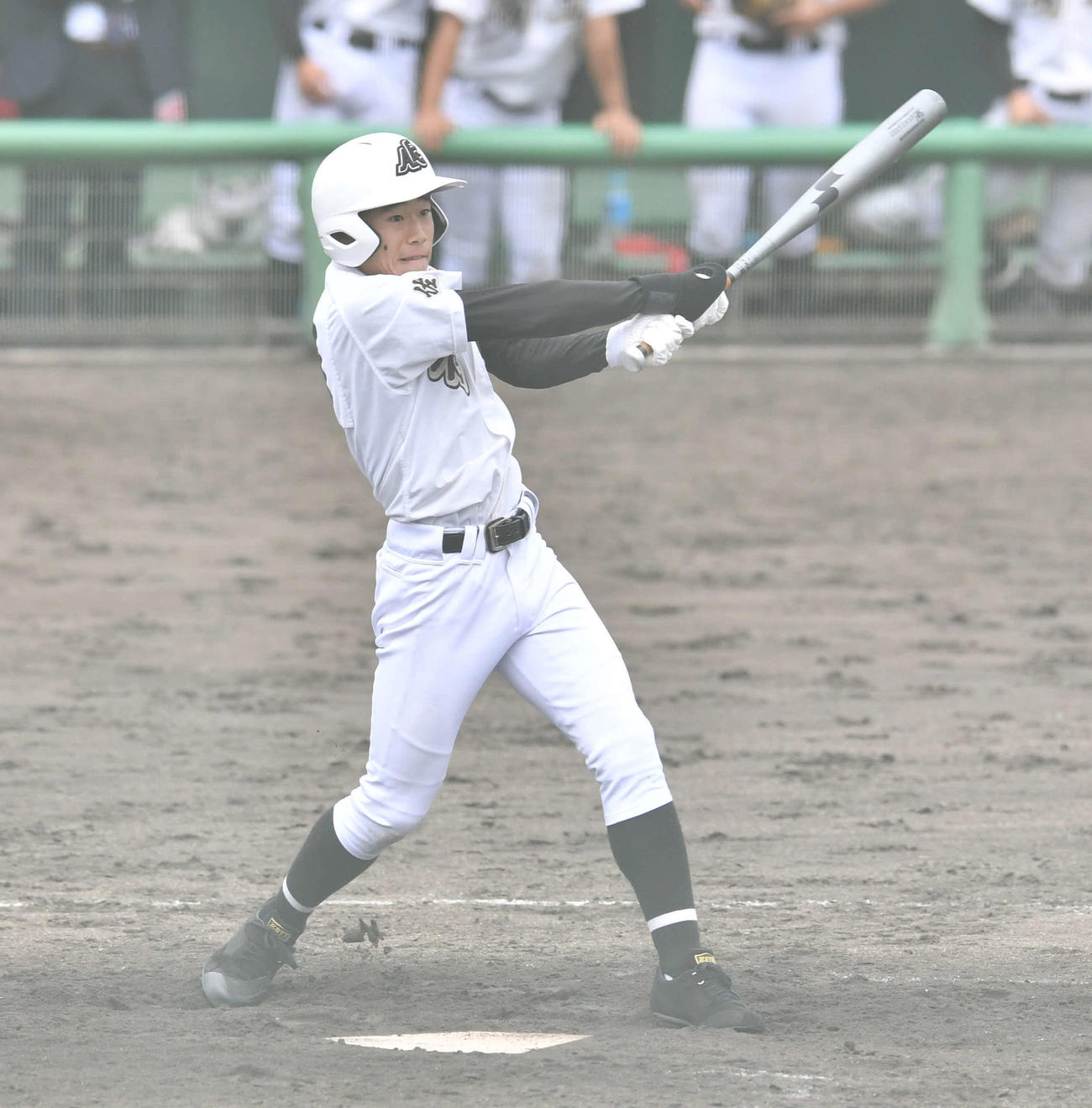 海星対有田工　8回表有田工2死二、三塁、土谷は先制の右前2点適時打を放つ（撮影・岩下翔太）