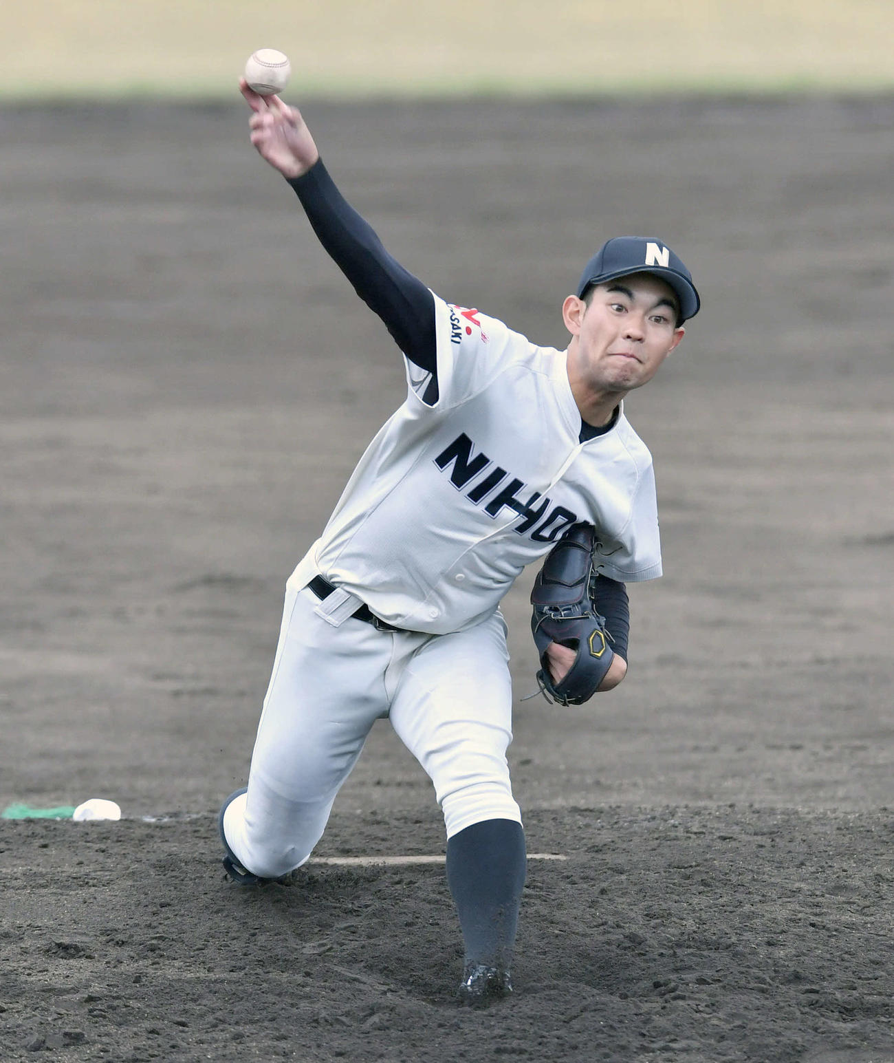 佐賀商対長崎日大　7回1失点の力投を見せた長崎日大先発の種村（撮影・岩下翔太）