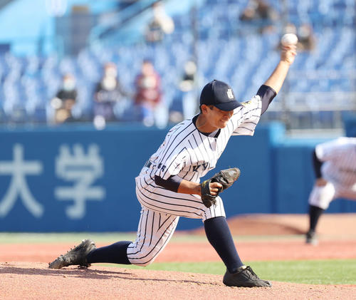 九州国際大付対クラーク 力投する九州国際大付先発の香西(撮影・河野匠)