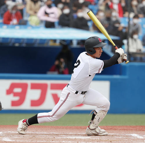 明秀日立対広陵 7回裏広陵2死一、三塁、右前に適時打を放つ大山(撮影・河野匠)