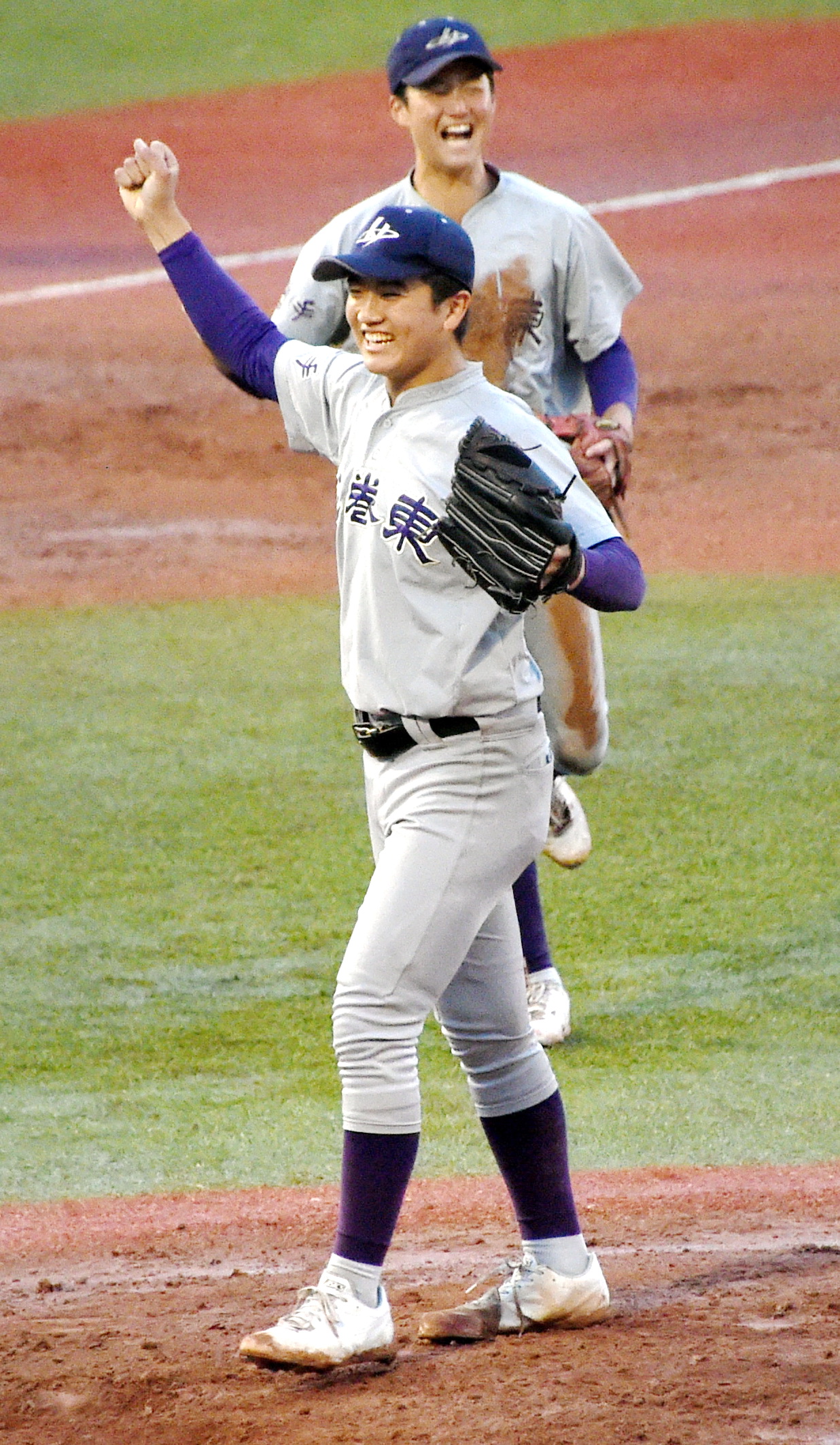 10月、東北大会決勝で工藤は最後の打者を打ち取りガッツポーズ