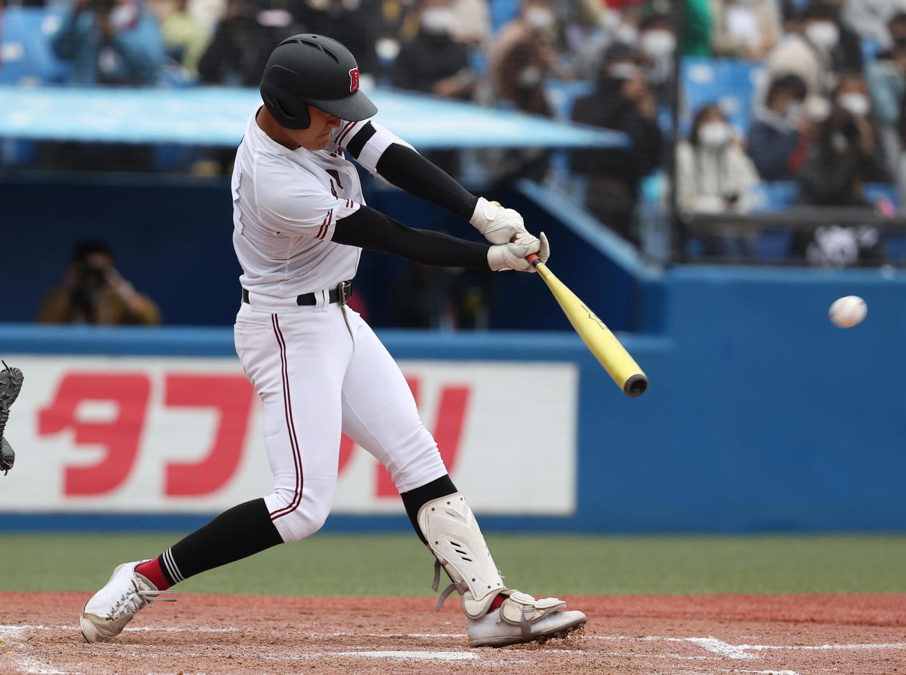 明秀学園日立対広陵　2回裏広陵2死一、二塁、中前に適時打を放つ森山（撮影・河野匠）