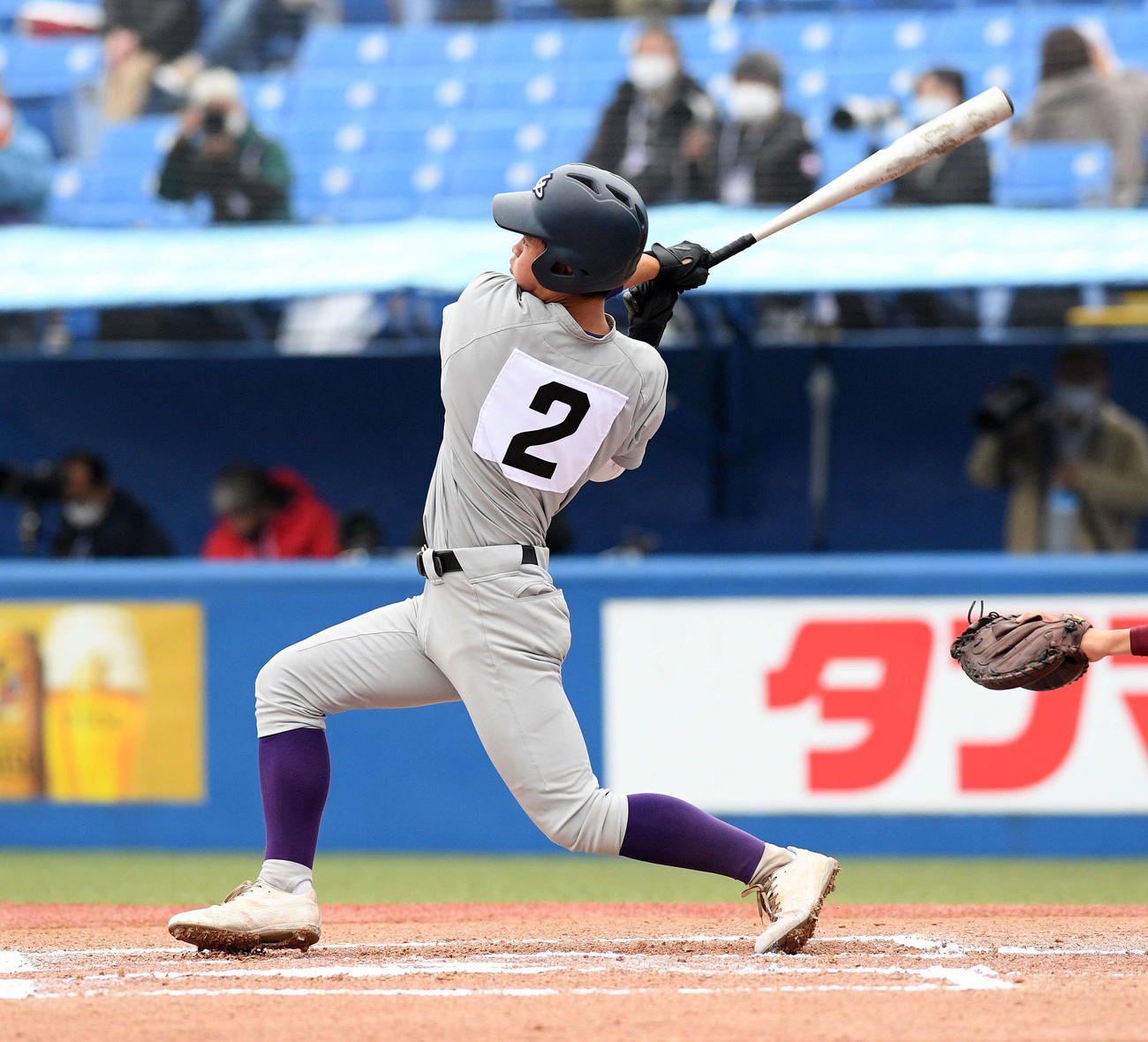 花巻東対高知　6回表花巻東無死、田代は右越えソロ本塁打を放つ（撮影・滝沢徹郎）　