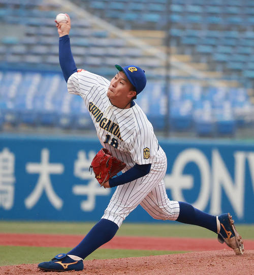 中央学院大対佛教大　力投する中央学院大・古田島（撮影・野上伸悟）