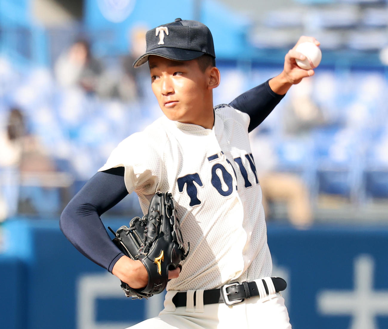 力投する大阪桐蔭の前田（撮影・浅見桂子）