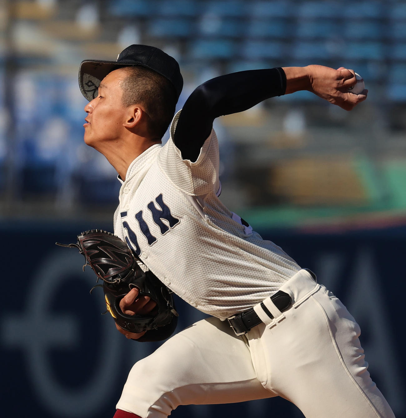 大阪桐蔭対広陵　力投する大阪桐蔭・前田（撮影・野上伸悟）