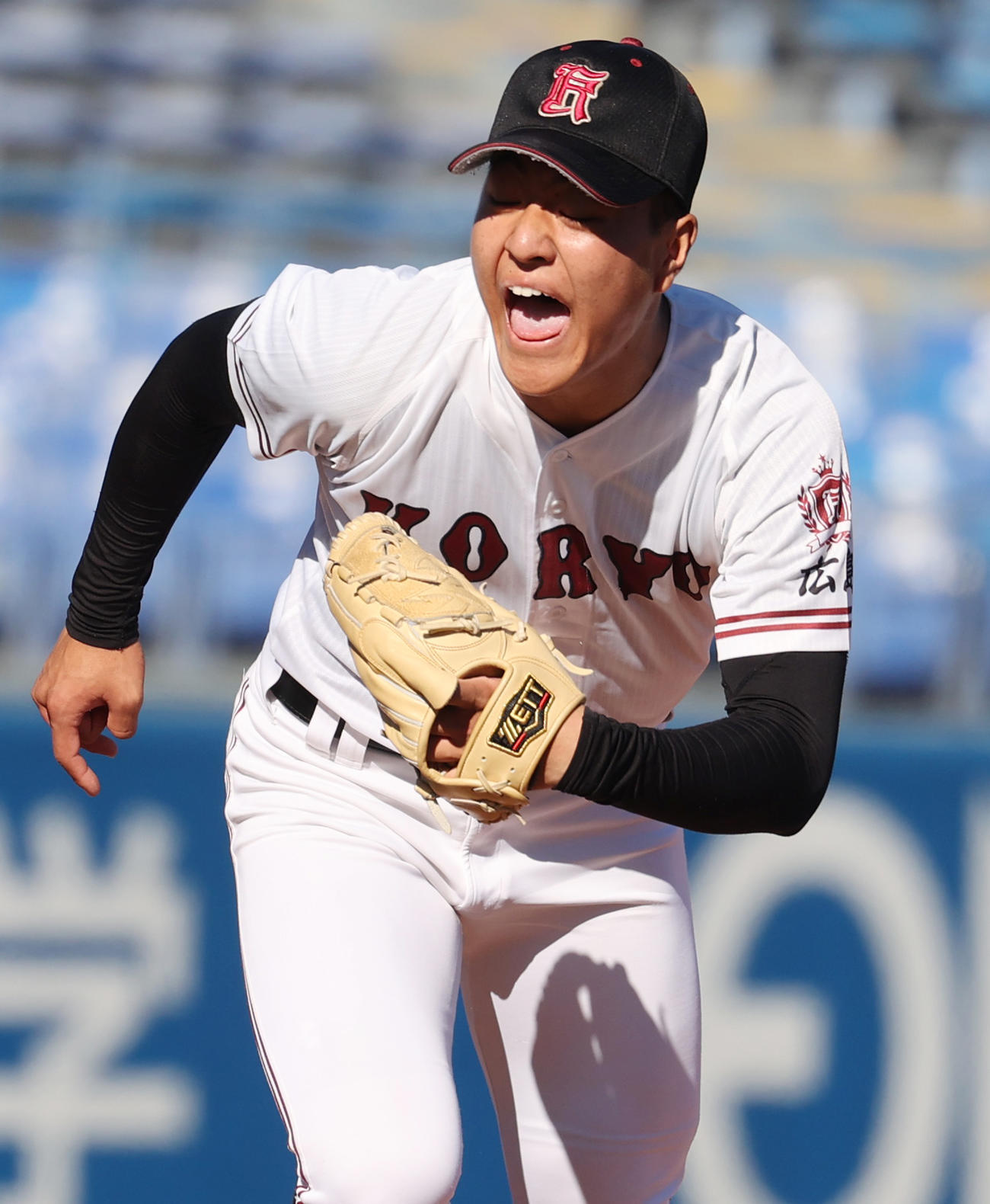大阪桐蔭対広陵　2回表大阪桐蔭2死二、三塁、別所を三振に仕留めほえる森山（撮影・野上伸悟）