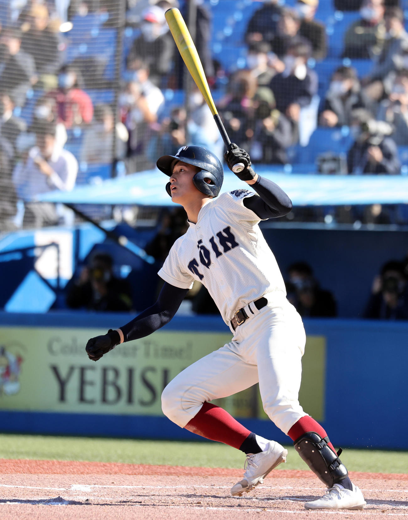大阪桐蔭対広陵　7回表大阪桐蔭2死、松尾は左越えソロ本塁打を放つ（撮影・浅見桂子）