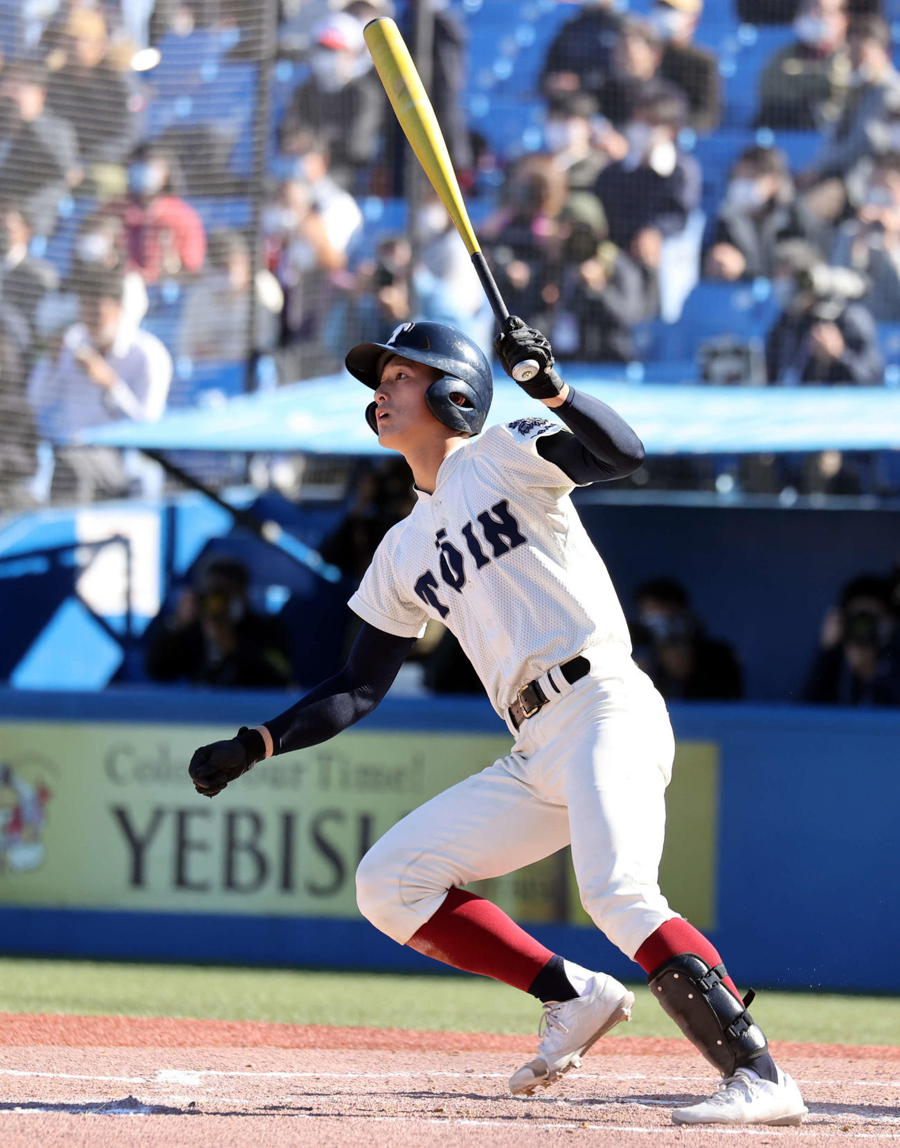 大阪桐蔭対広陵　7回表大阪桐蔭2死、松尾は左越えソロ本塁打を放つ（撮影・浅見桂子）