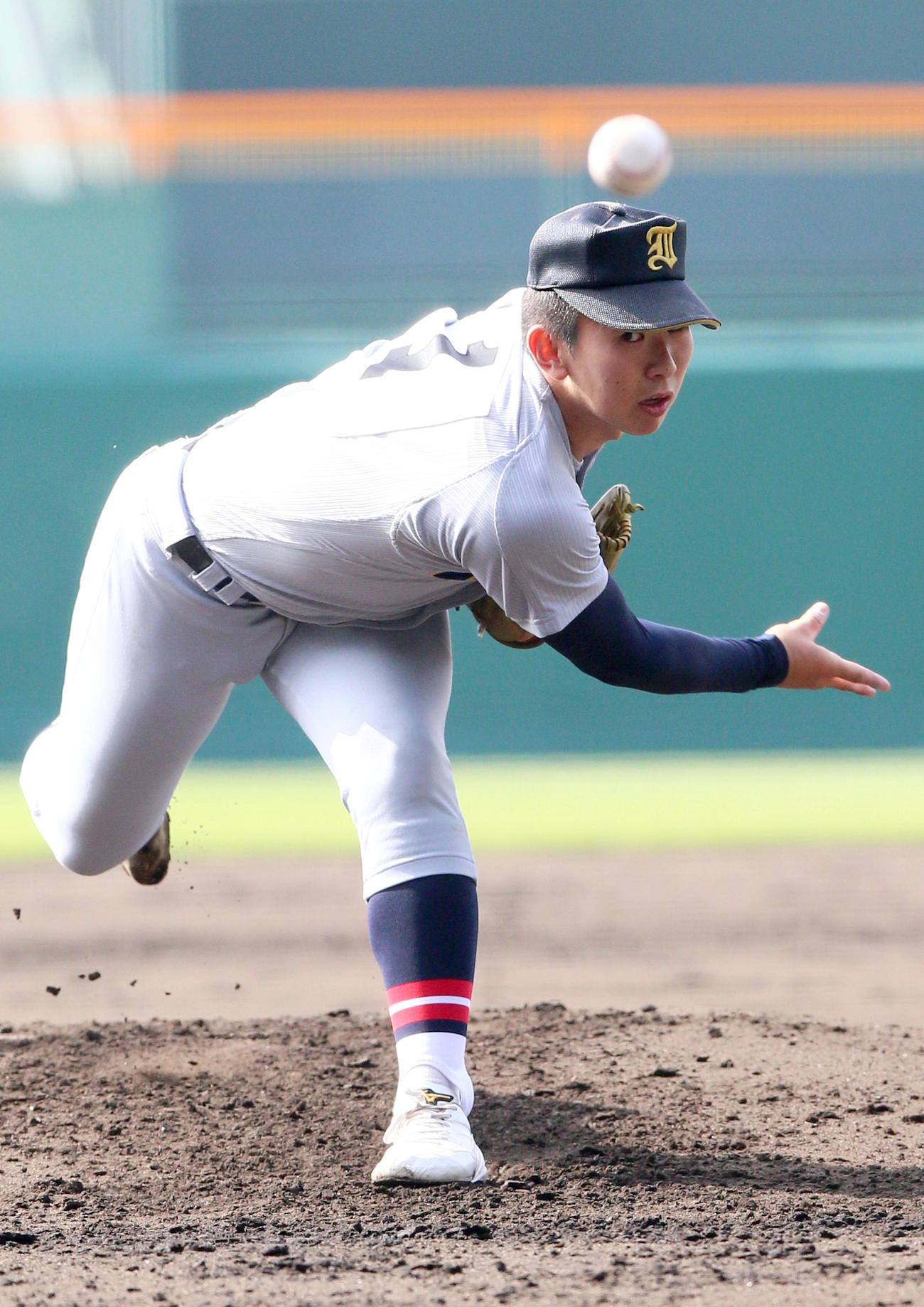 センバツ大会で力投する仙台育英・伊藤（2021年3月29日撮影）