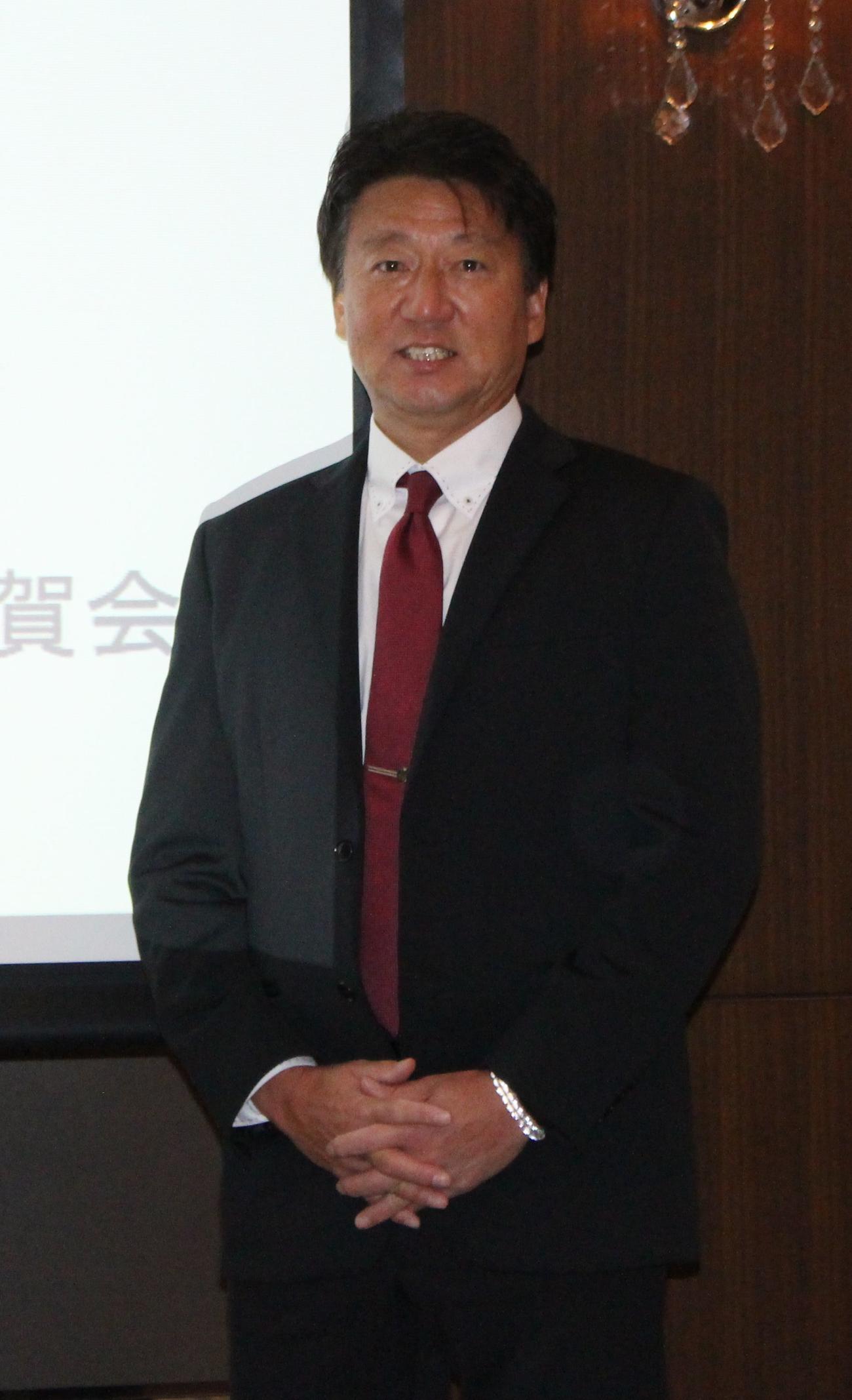 NPO法人「ファイアーレッズメディカルスポーツクラブ」を開設した森浦和学院前監督（撮影・保坂恭子）