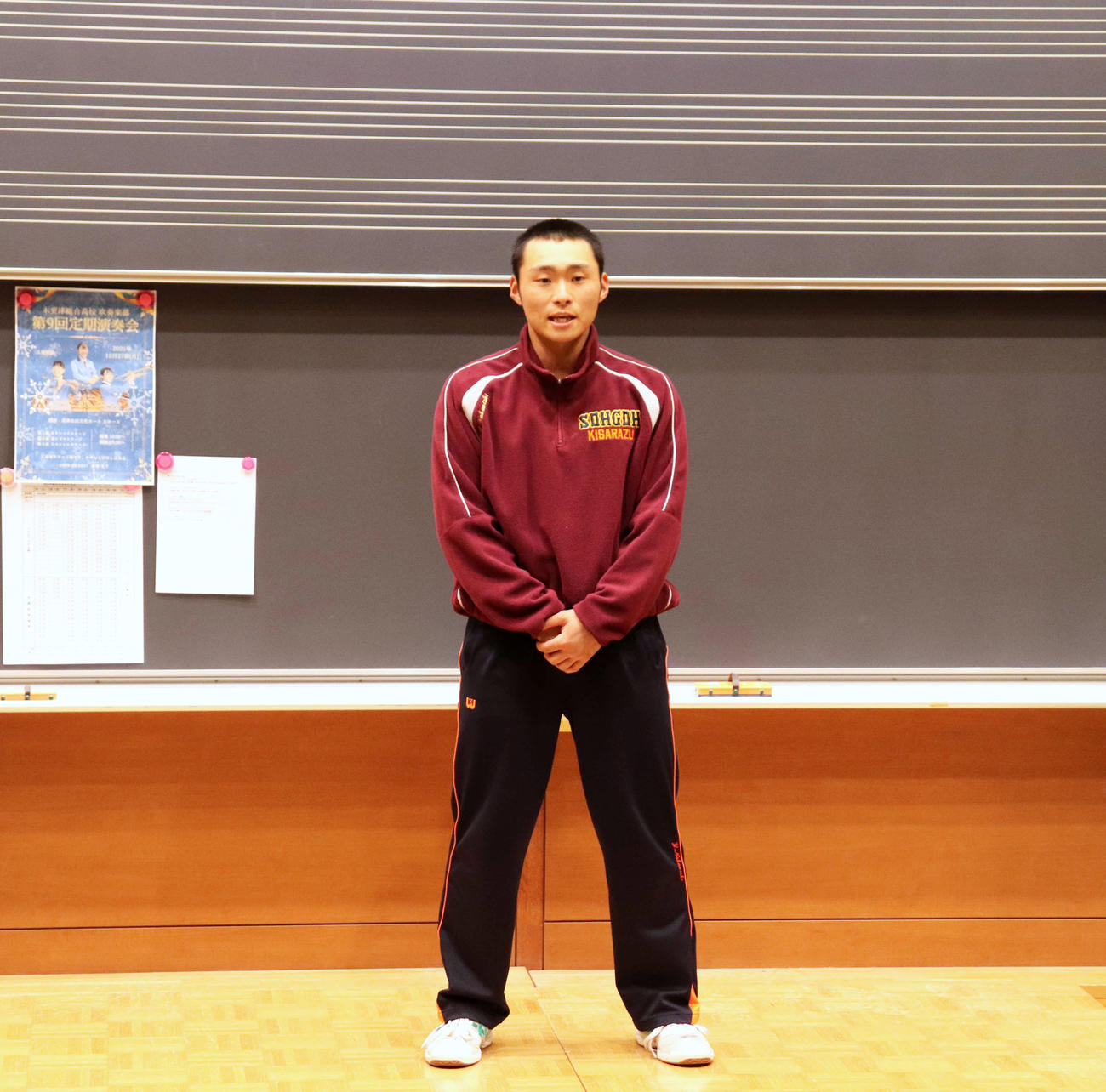 冬の強化合宿で「3分間スピーチ」に臨む木更津総合・中西主将（撮影・保坂淑子）