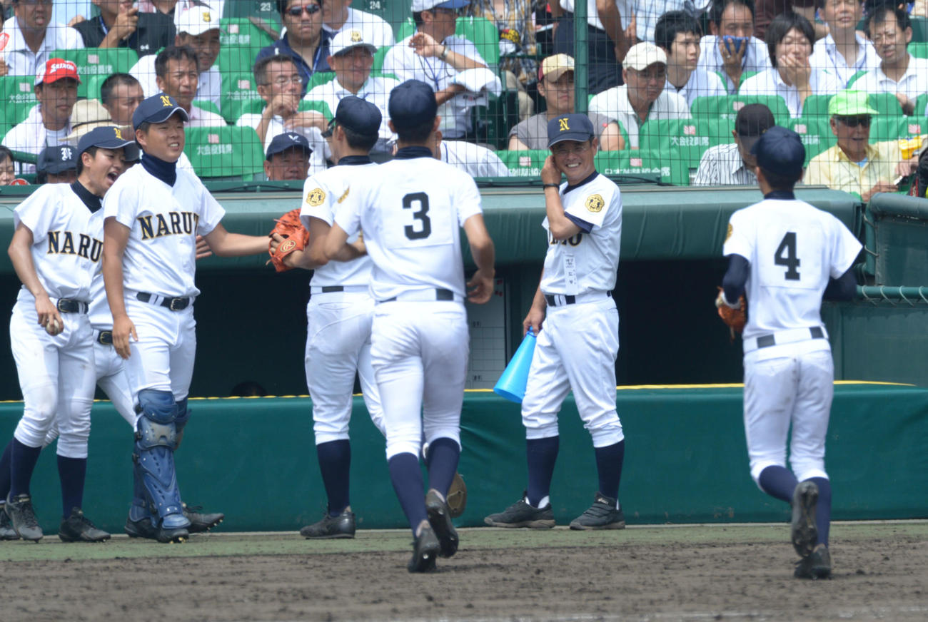 12年夏の甲子園済々黌対鳴門戦の7回裏、済々黌・西の遊直併殺で無得点と勘違いしベンチに引き揚げる鳴門ナイン