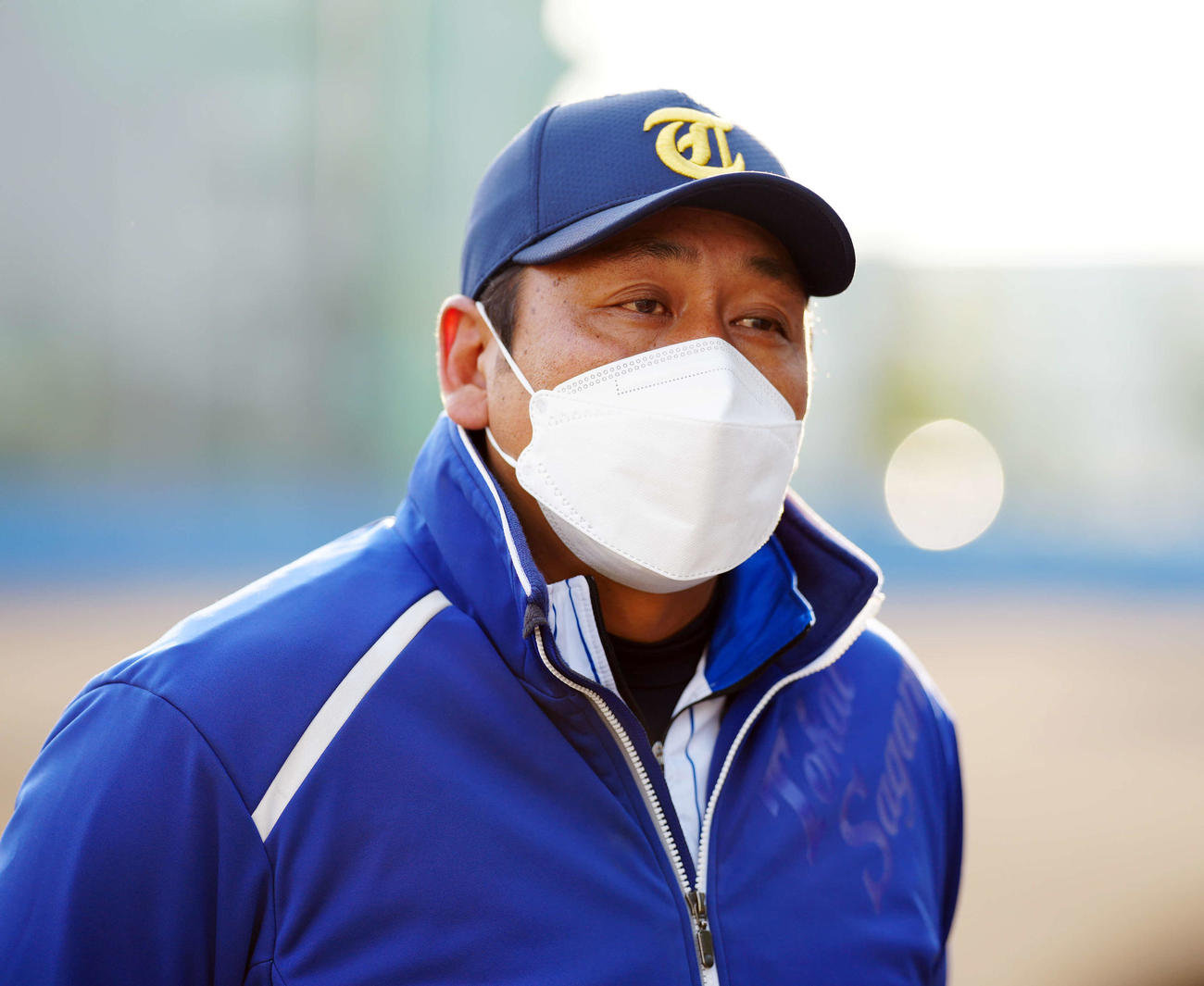 選抜高校野球大会に選出されず、取材に応じる東海大相模・原監督（撮影・江口和貴）