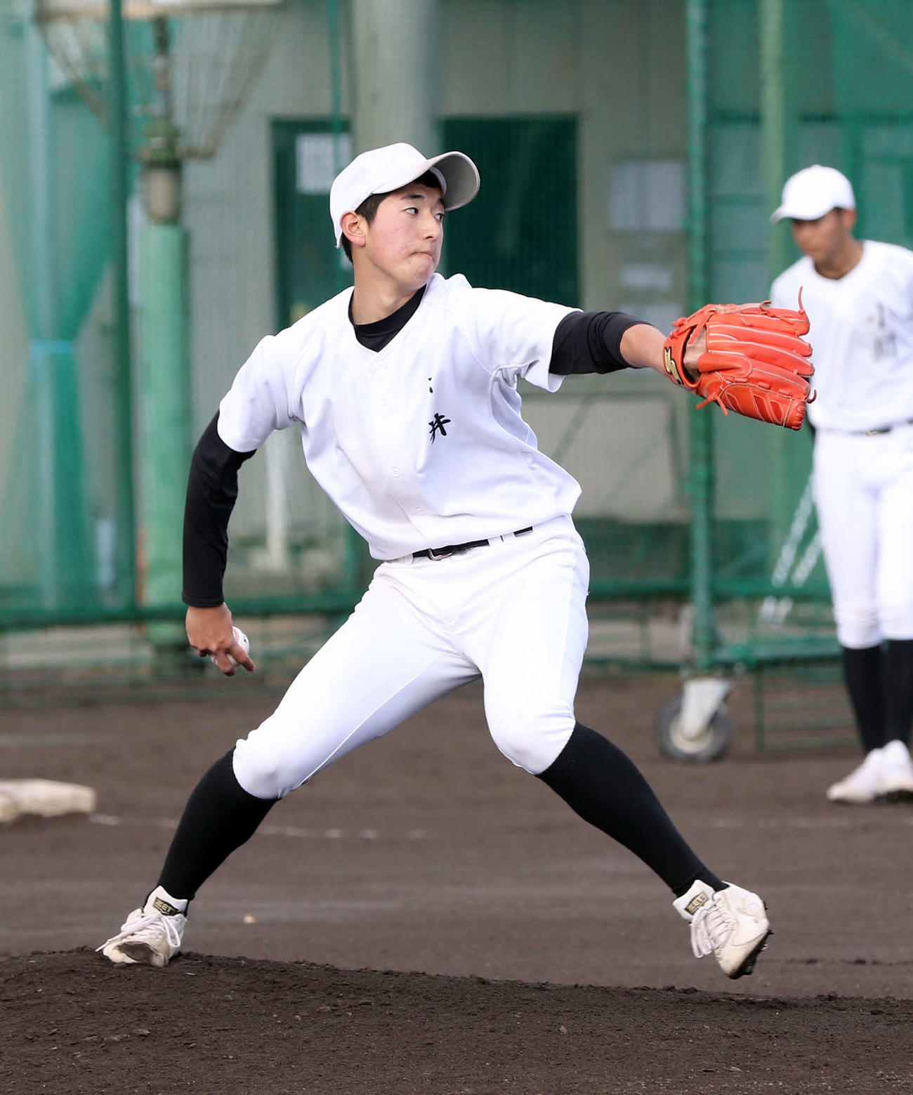 紅白戦に登板し、3回を無安打無失点に抑えた日大三島・京井