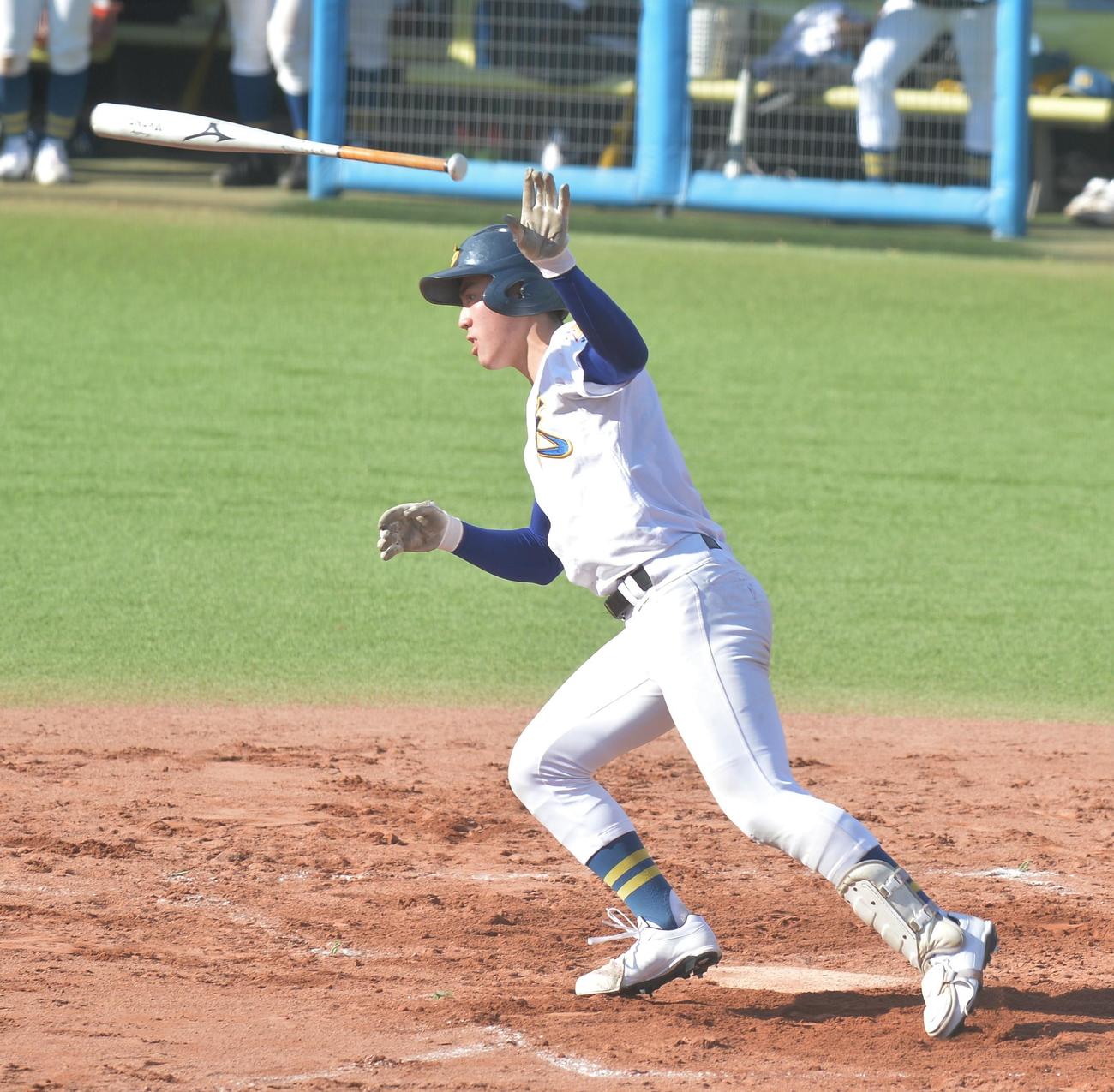 先頭打者本塁打を放った狩野
