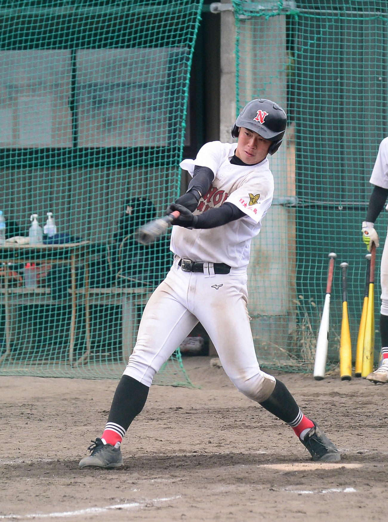 紅白戦で鋭い打球を飛ばす日大三島・池口