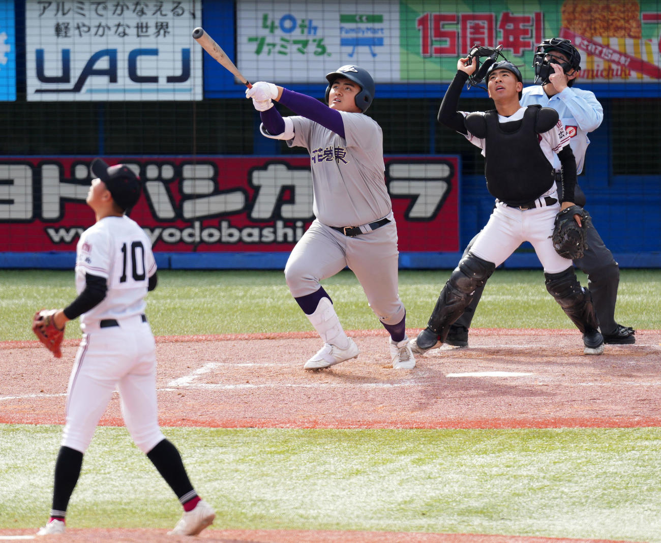 2021年11月23日、明治神宮大会準決勝、花巻東対広陵で8回表右越え3点本塁打を放つ佐々木麟