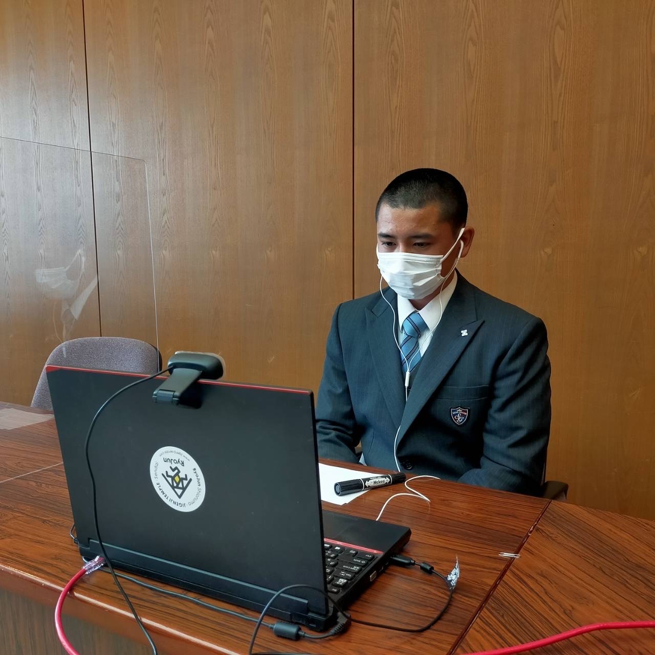 抽選会に臨む聖光学院・赤堀主将（聖光学院提供）