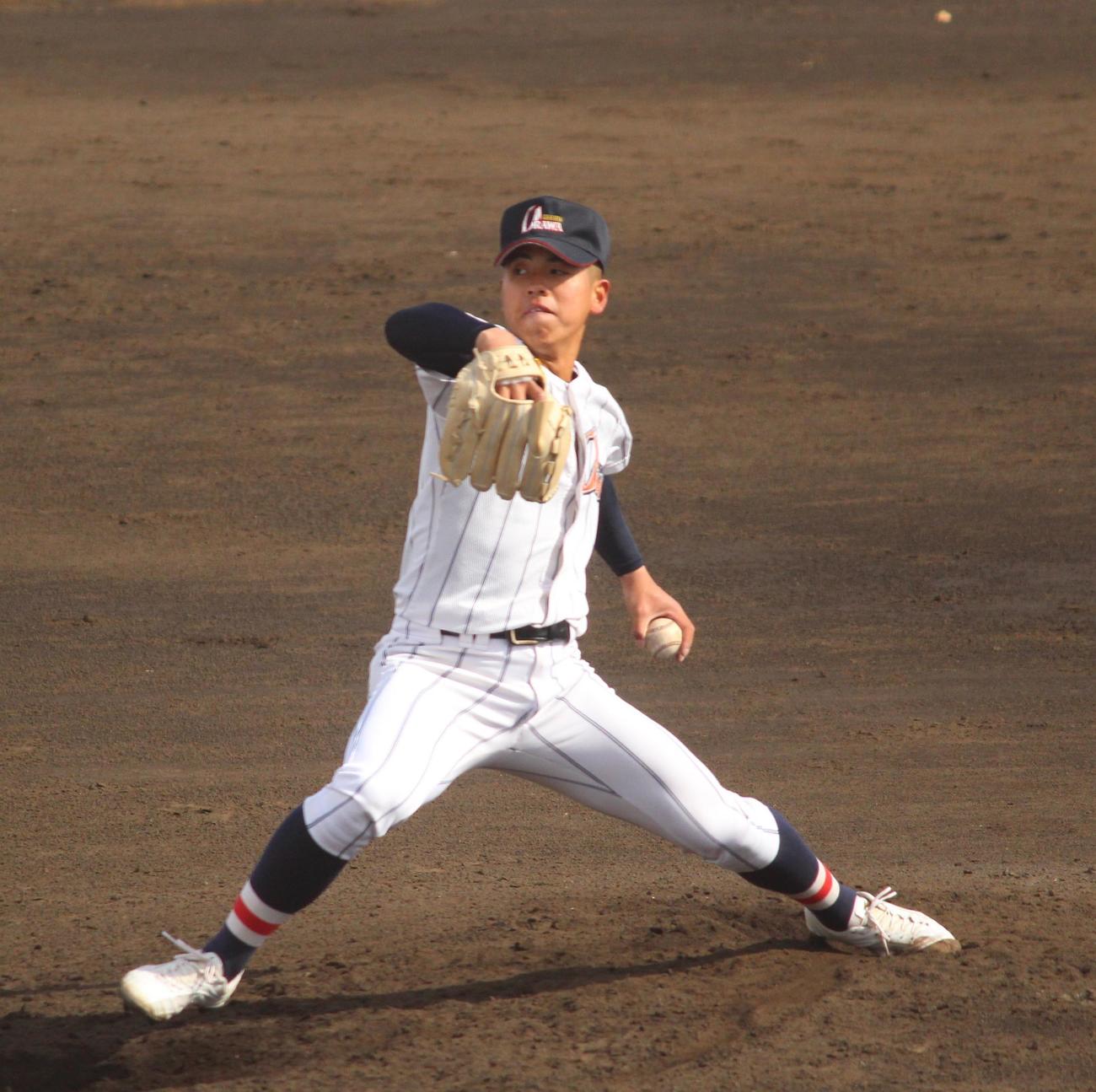 浦和学院対八王子学園八王子　今季初の対外試合で先発した浦和学院・宮城（撮影・保坂恭子）