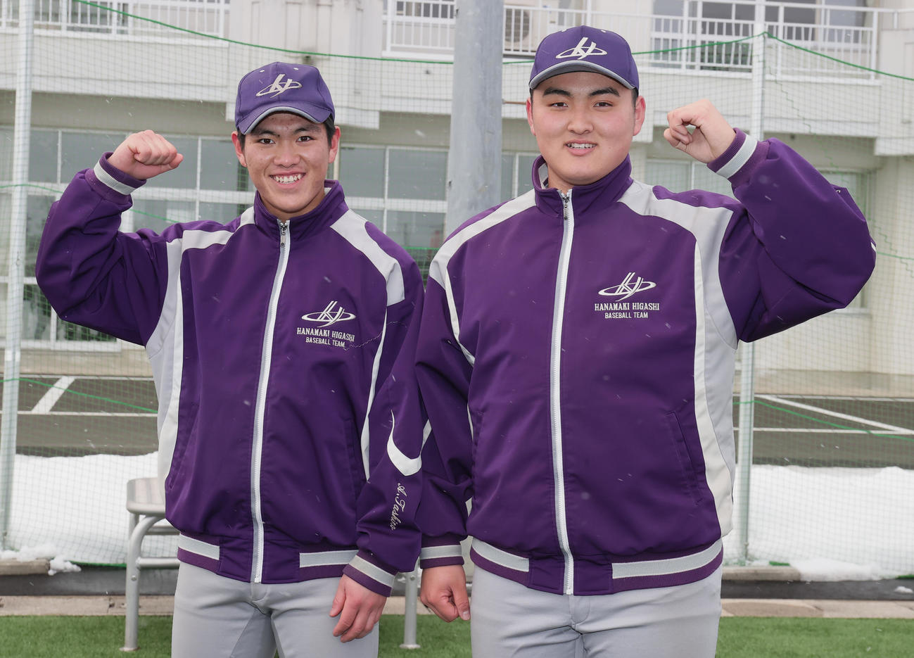 花巻東・田代旭主将（左）と佐々木麟太郎（2022年1月28日撮影）